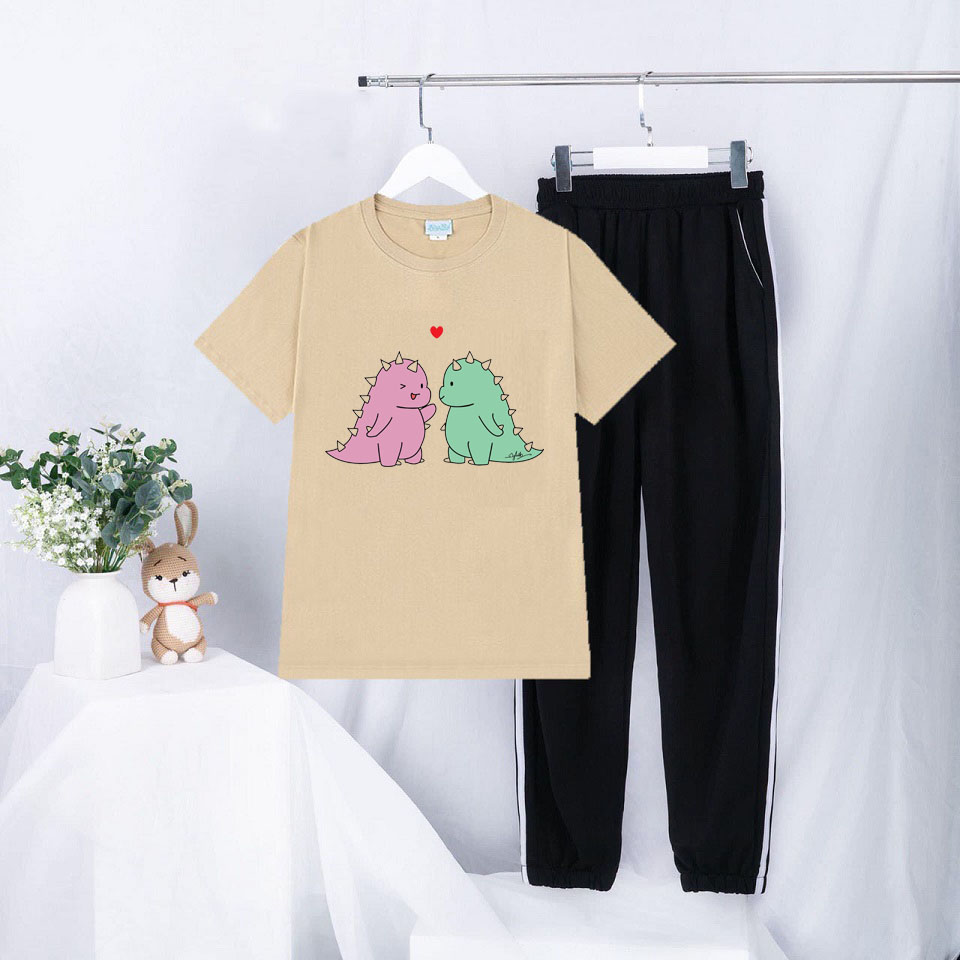 Sét Bộ Đồ Quần Áo Thời Trang Uzlzzang Nữ Ngắn Tay Mùa Hè Siêu Xinh Cute Mặc Đi Chơi Dạo Phố, Áo Da Cotton In Hoạt Hình 3D Khủng Long Xanh Hồng Quần Thun Sọc Bo Gấu Phong cách