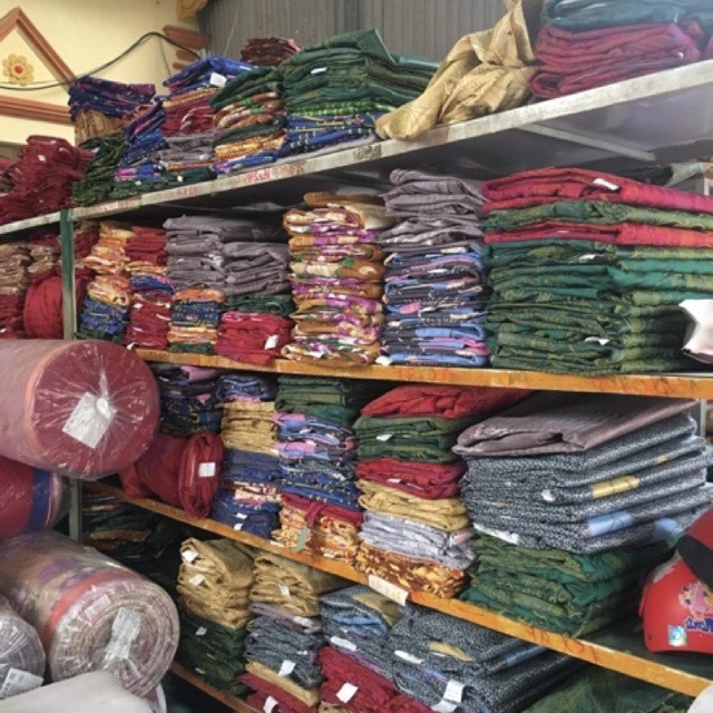 Vỏ bọc đệm 3 tấm gấm valire đủ size (vỏ giao màu ngẫu nhiên), thay thế cho vỏ đệm ở nhà bạn đã bị rách hoặc không may bị thủng mà đệm vẫn còn rất mới