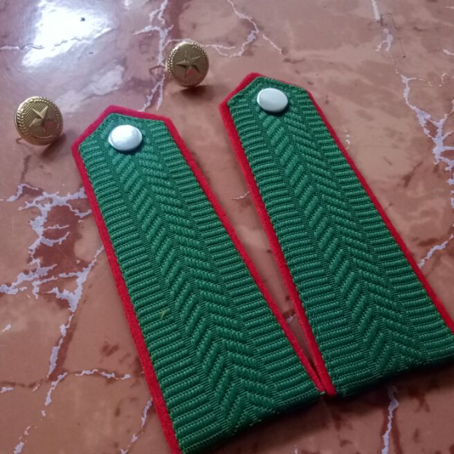 Cầu vai bảo vệ tòa nhà,  văn phòng, mục tiêu, nền xanh viền đỏ phụ kiện cài áo