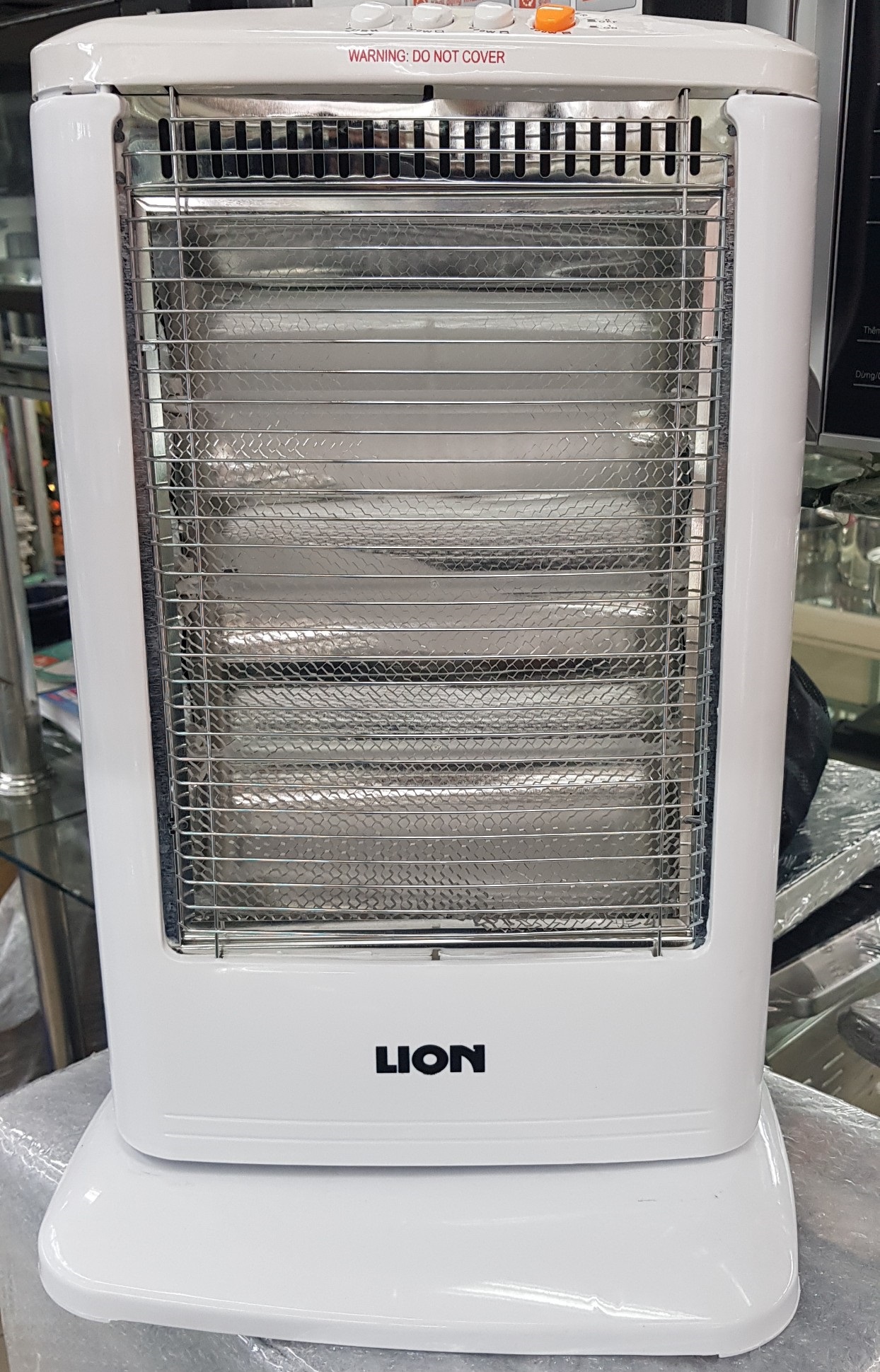 Quạt sưởi lion q10a 3 bóng