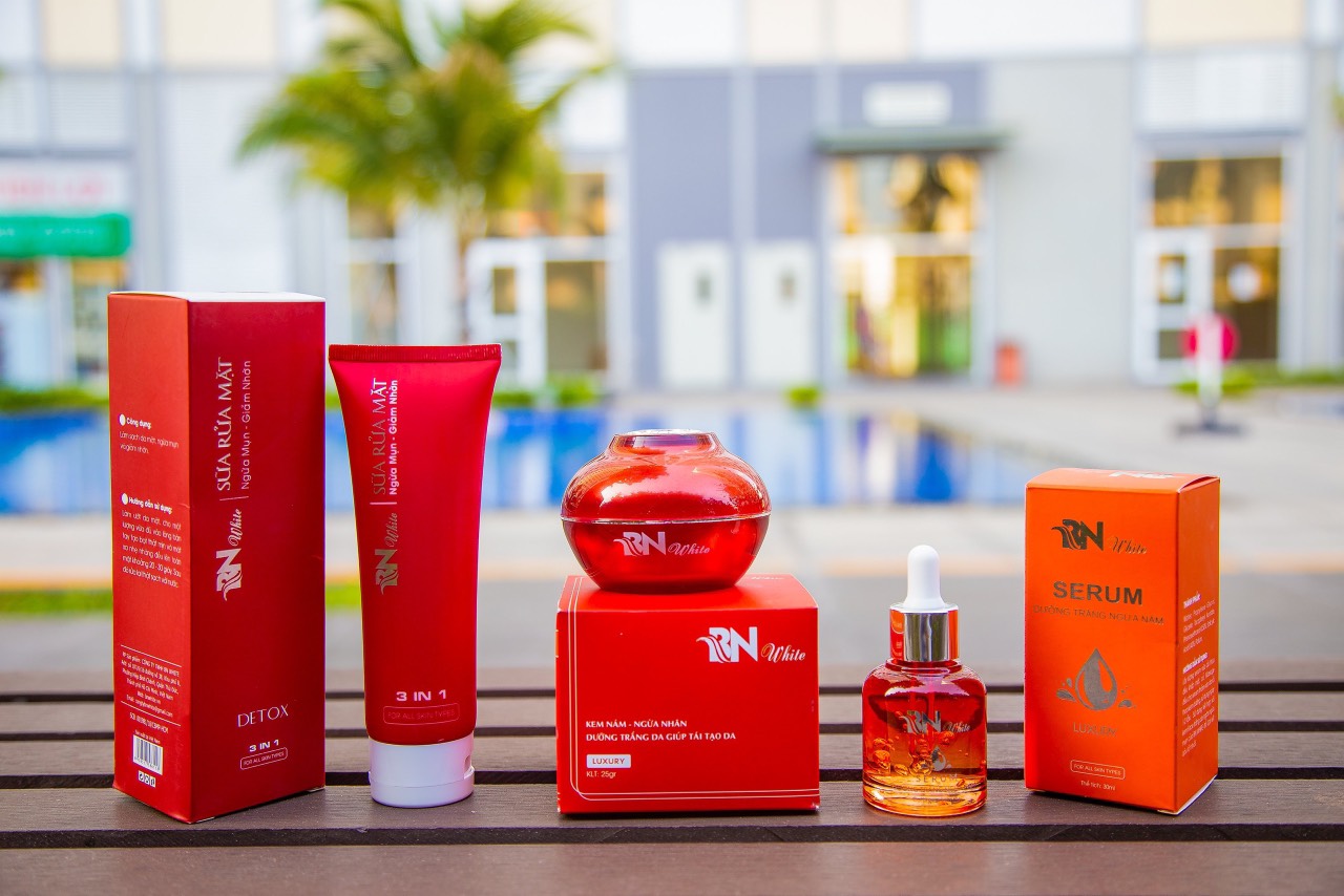 Sữa rửa mặt + kem + serum chuyên nám tàn nhang chuyên sâu.