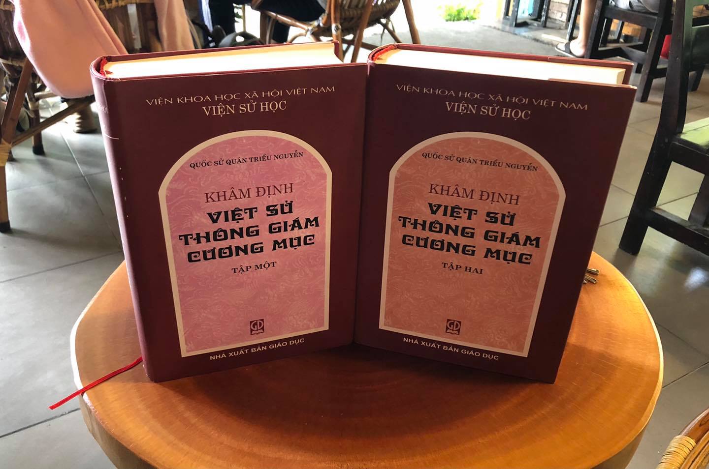 Khâm Định Việt Sử Thông Giám Cương Mục - Thần dược xanh