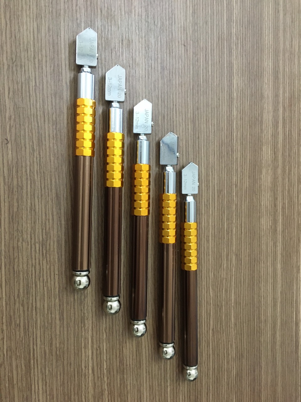 Dao cắt kính cầm tay