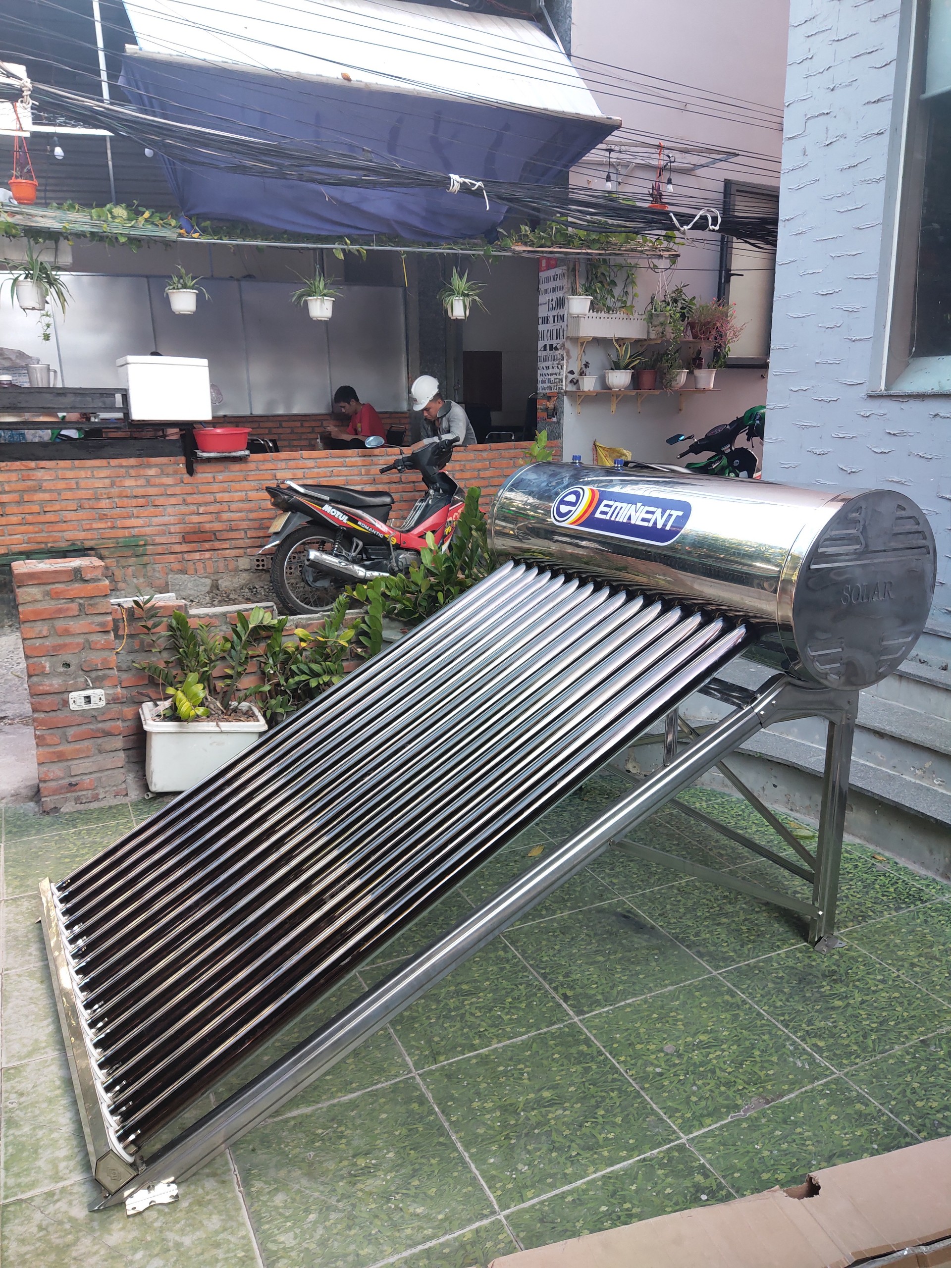 Liên hệ shop trước để dc FREE SHIP Máy nước nóng năng lượng mặt trời Eminent 150L  nhập khẩu Thái Lan siêu bền, siêu thiết kiệm, có hỗ trợ điện.LIÊN HỆ SHOP ĐỂ ĐƯỢC FREE SHIP