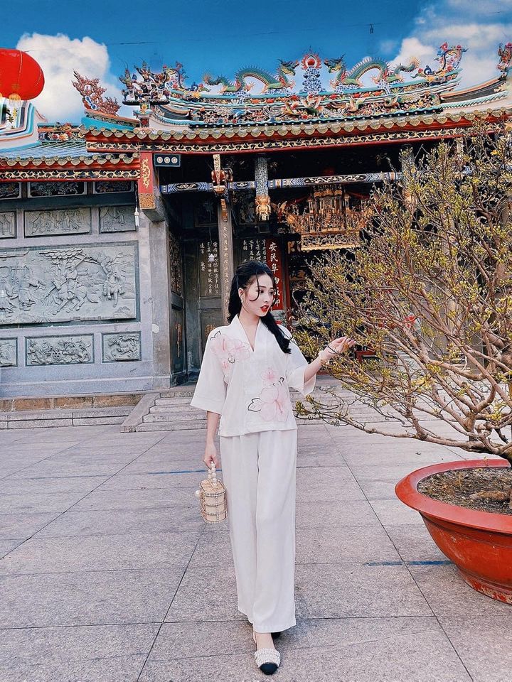 Sét đồ lam cao cấp thêu hoa nổi bật