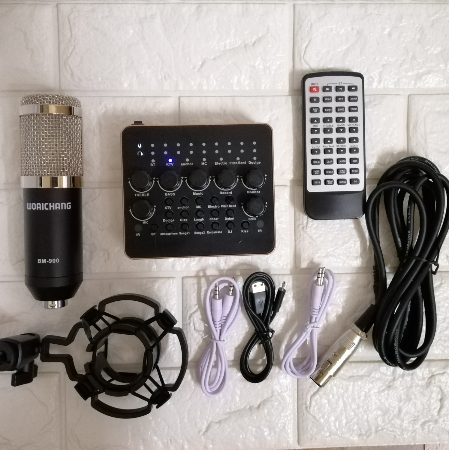 Bộ live stream 2 món SOUND CARD V10 BLUETOOTH và MICRO BM 900