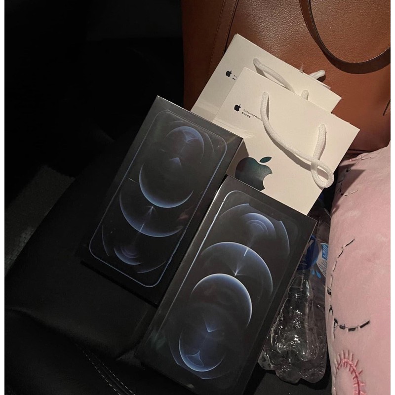 Iphone promax nhân kẹo dẻo bao cao su, kẹo socola, bộ quà tặng sinh nhật tháng 6