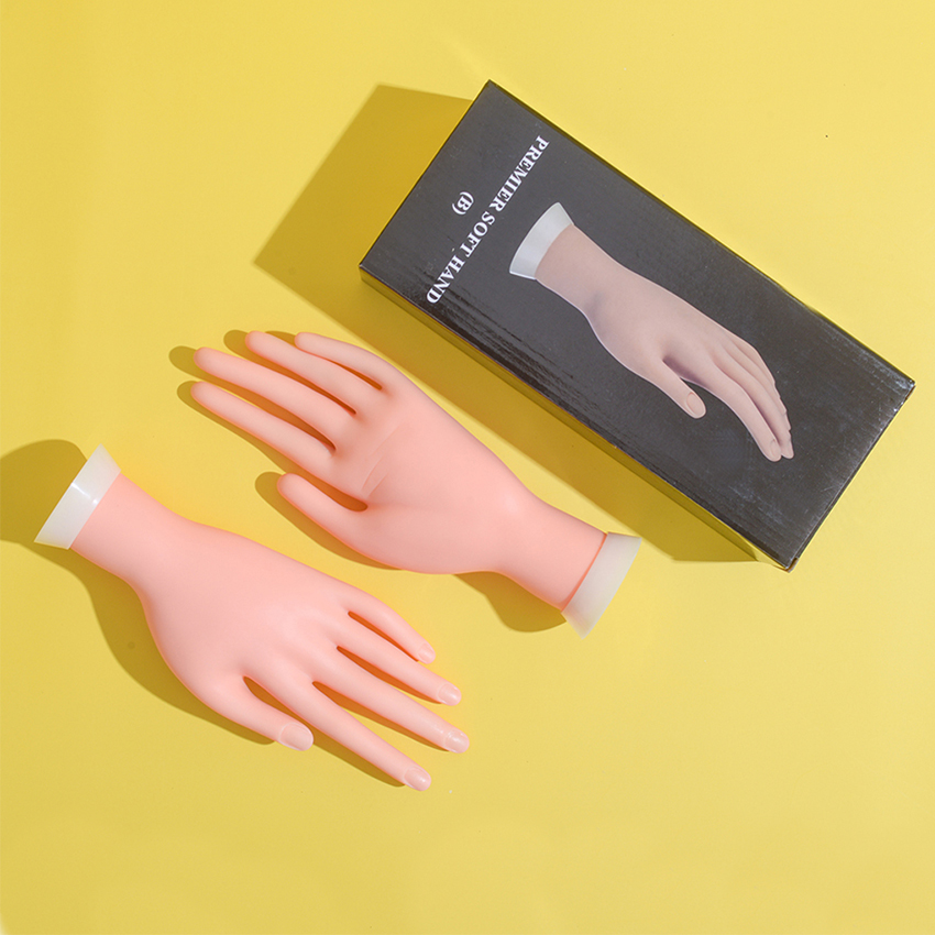 Bàn tay giả silicon tập làm nail