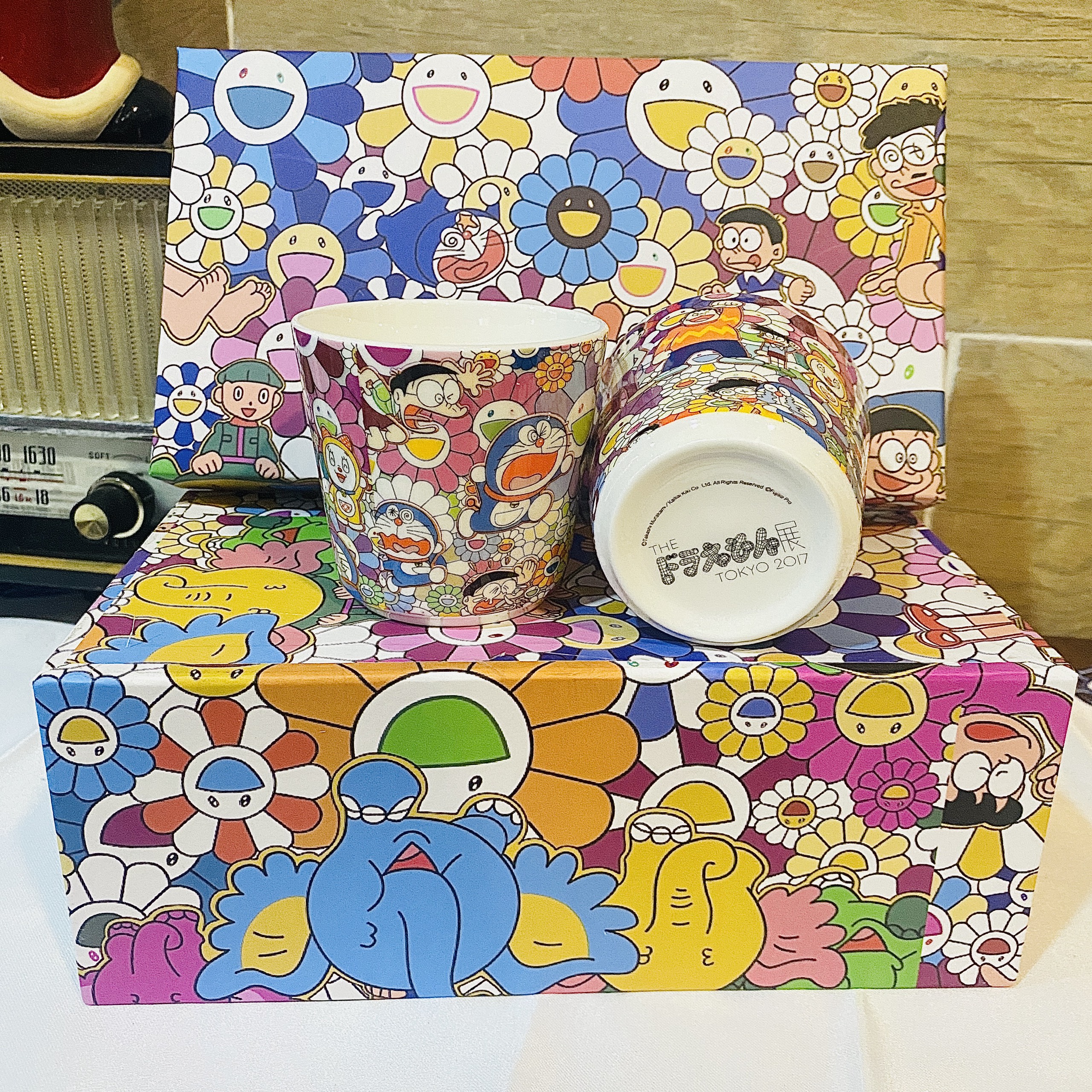 Bộ 2 tách gốm sứ nhật bản takashi murakami x doraemon exhibition tokyo mug