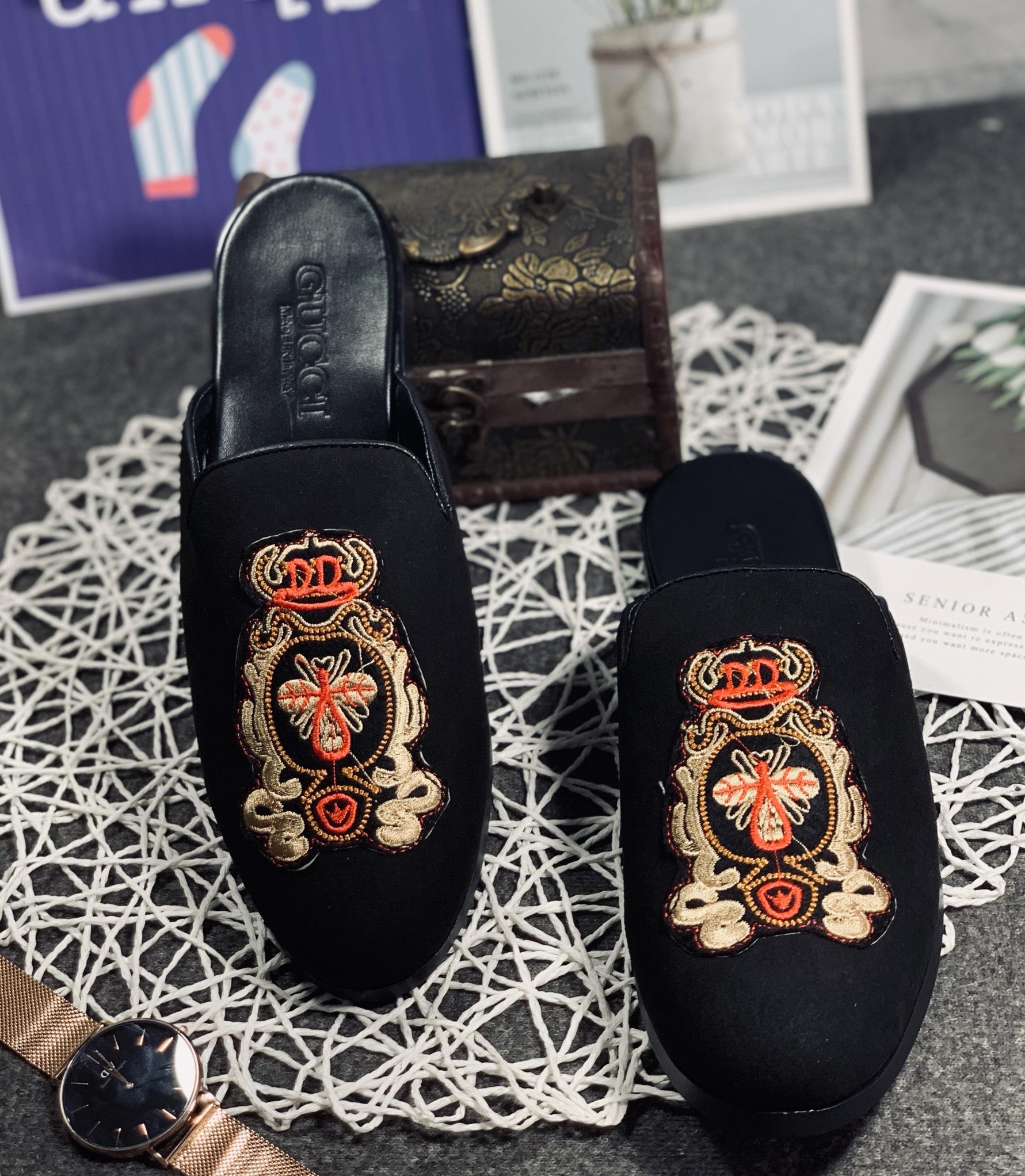 (VIDEO THẬT) Giày Sục Nam Da Lộn Thêu Ong Đỏ Đầy Cá Tính