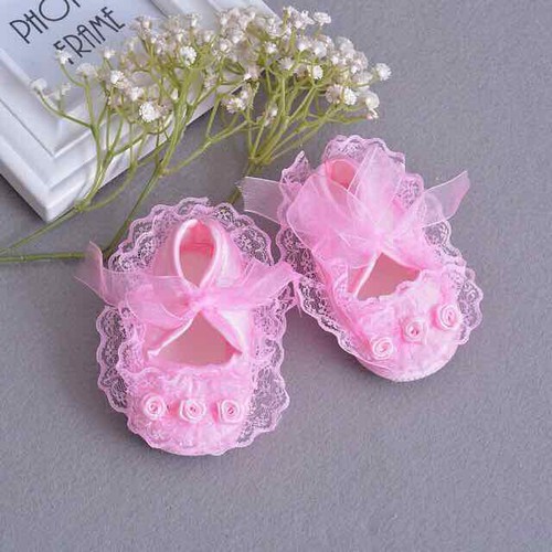 Giày dép tập đi cho bé gái ren hoa hồng cho bé từ 12cm cho bé từ 4-12 tháng (Giao màu ngẫu nhiên)