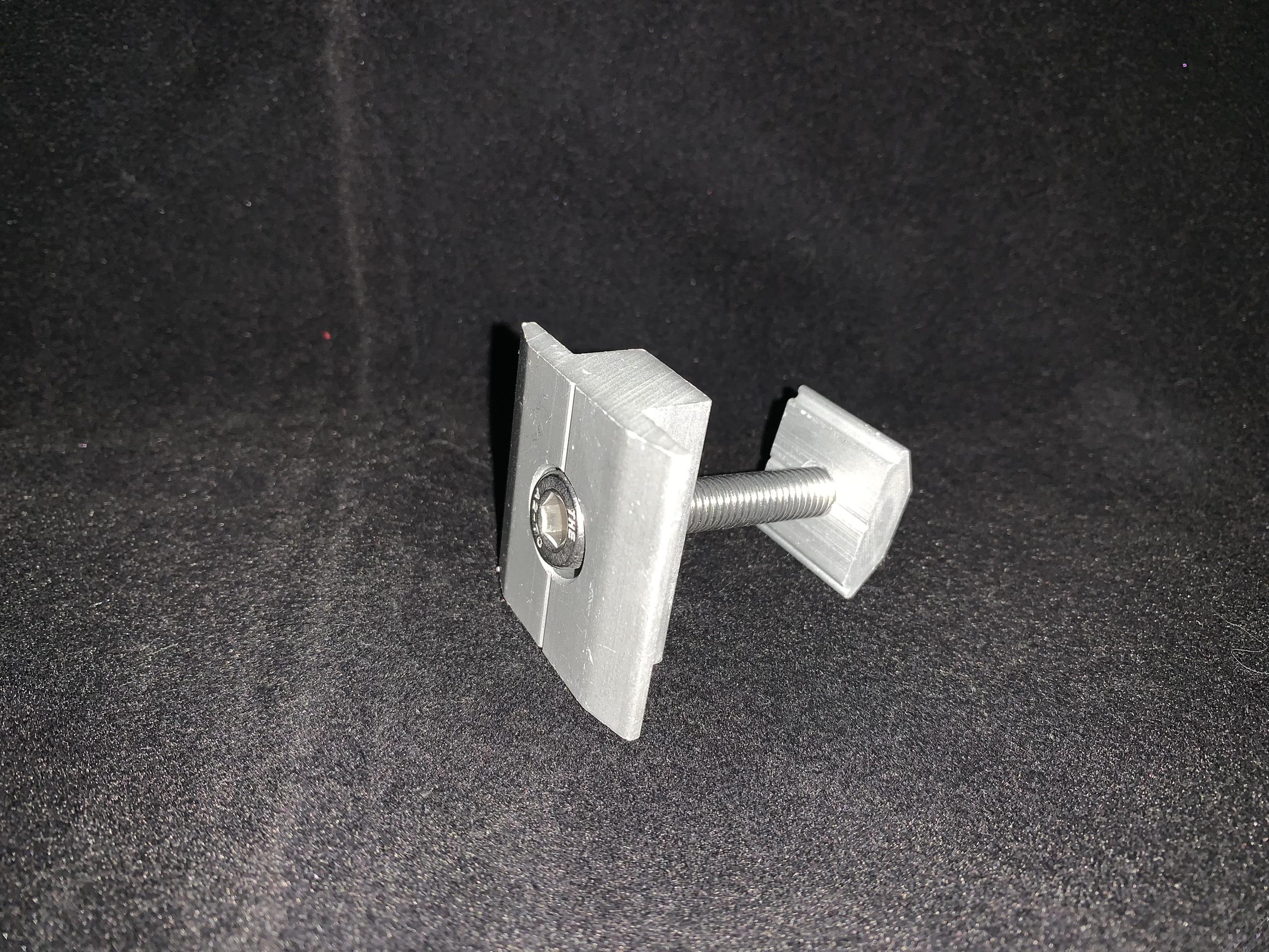Kẹp giữa tấm pin mặt trời phụ kiện lắp điện mặt trời