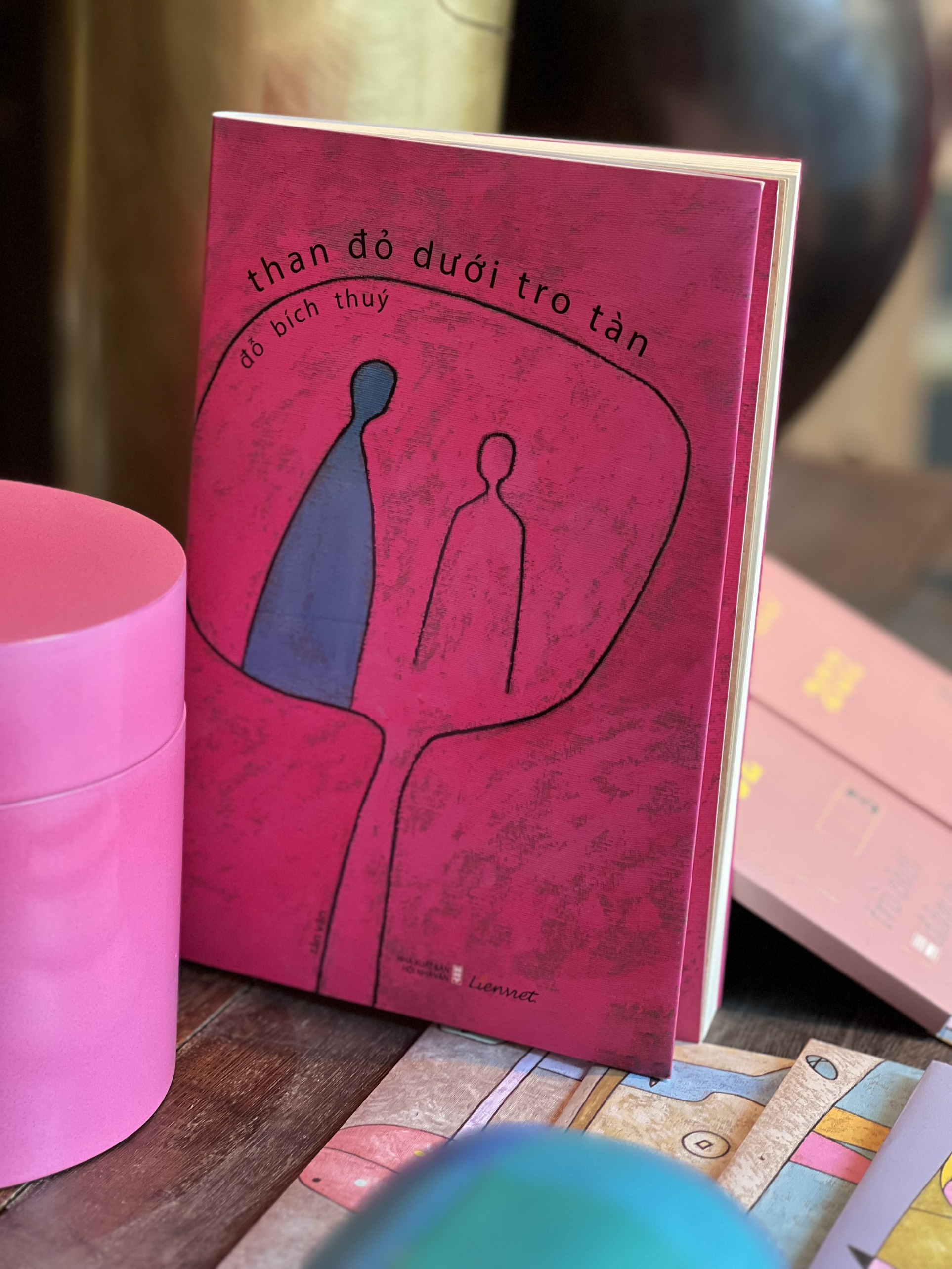 Than đỏ dưới tro tàn