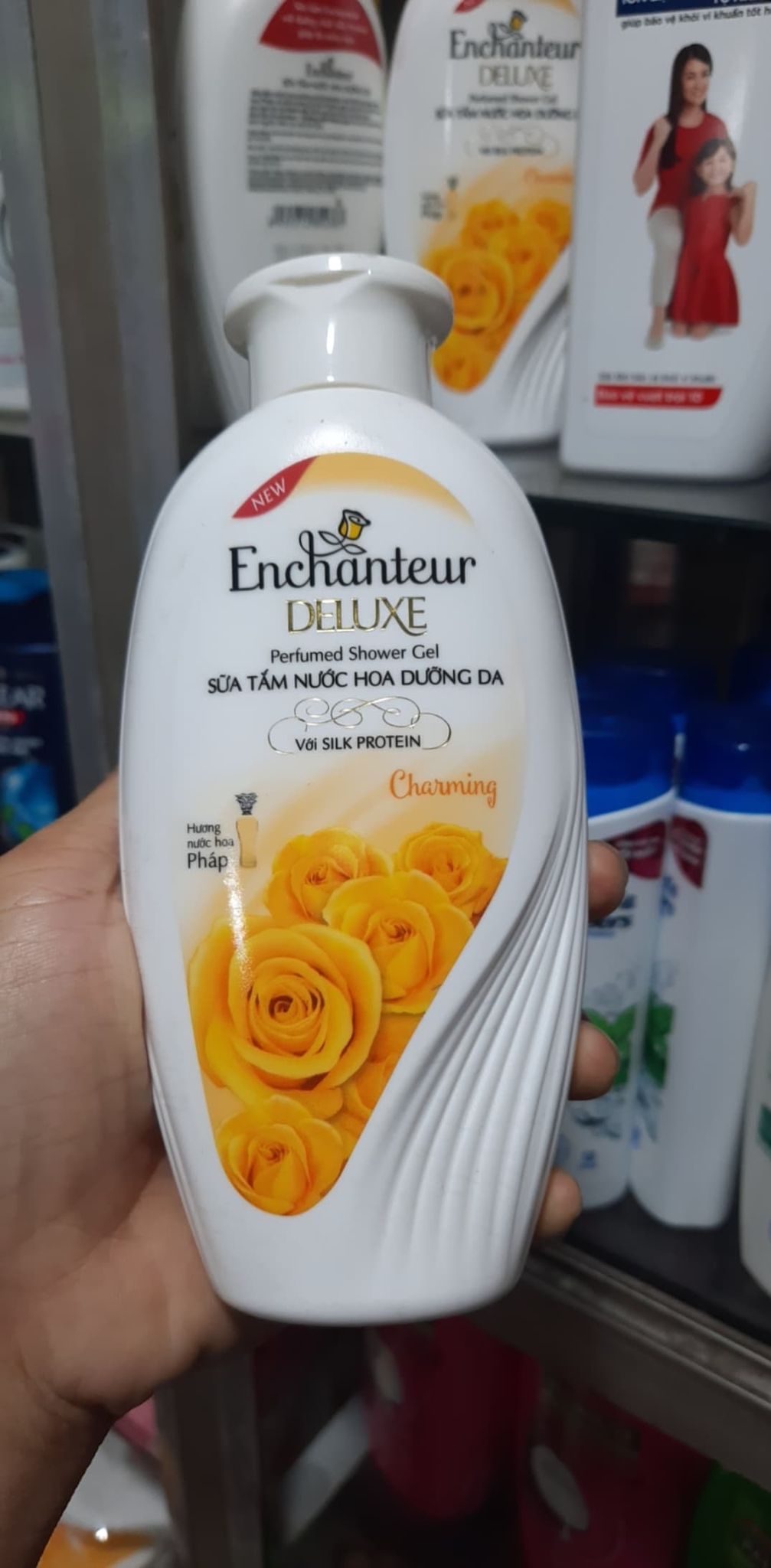 Sữa tắm enchenteur màu vàng 180g