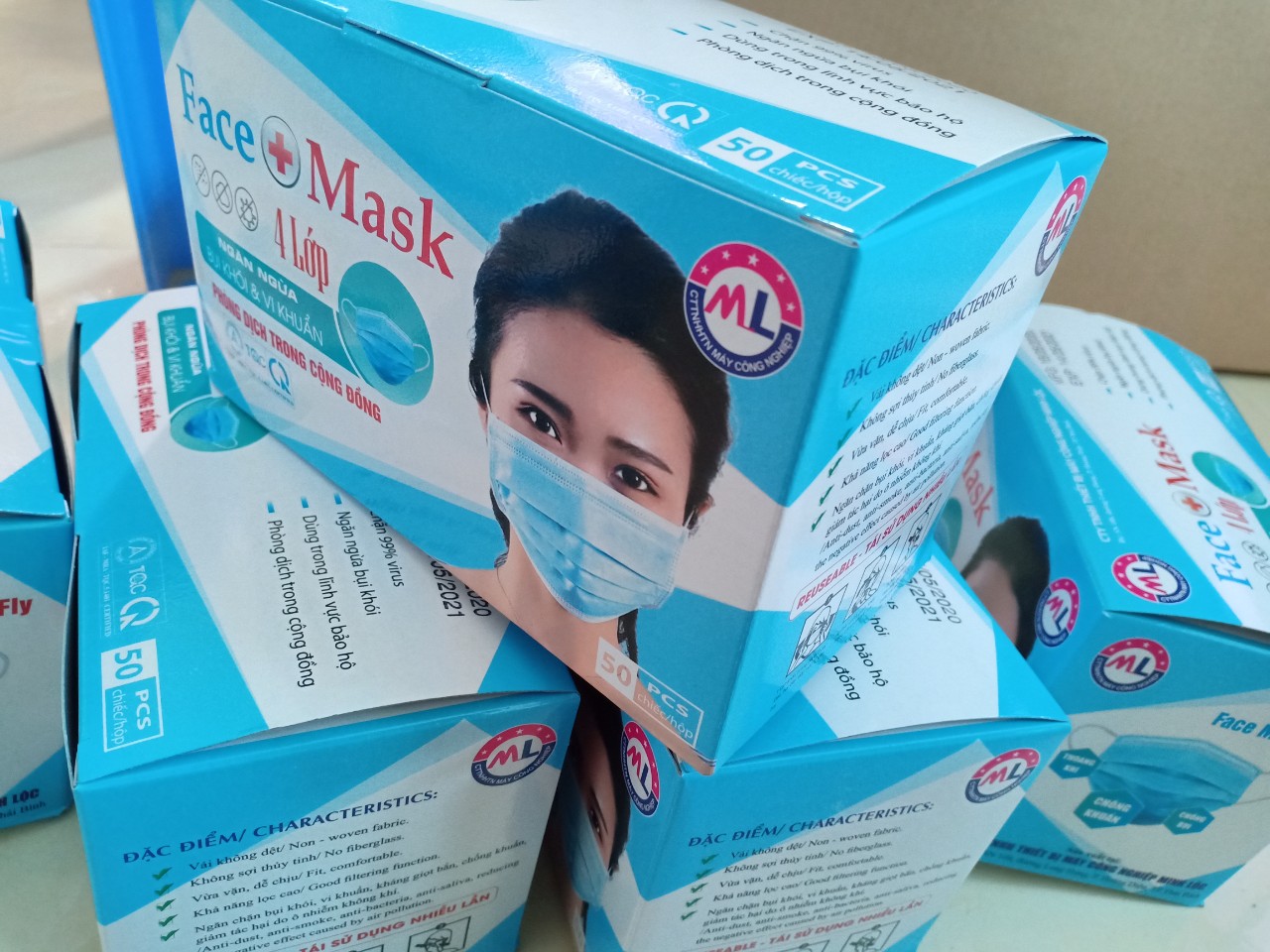 Khẩu trang y tế 4 lớp vải không dệt - 50 cái