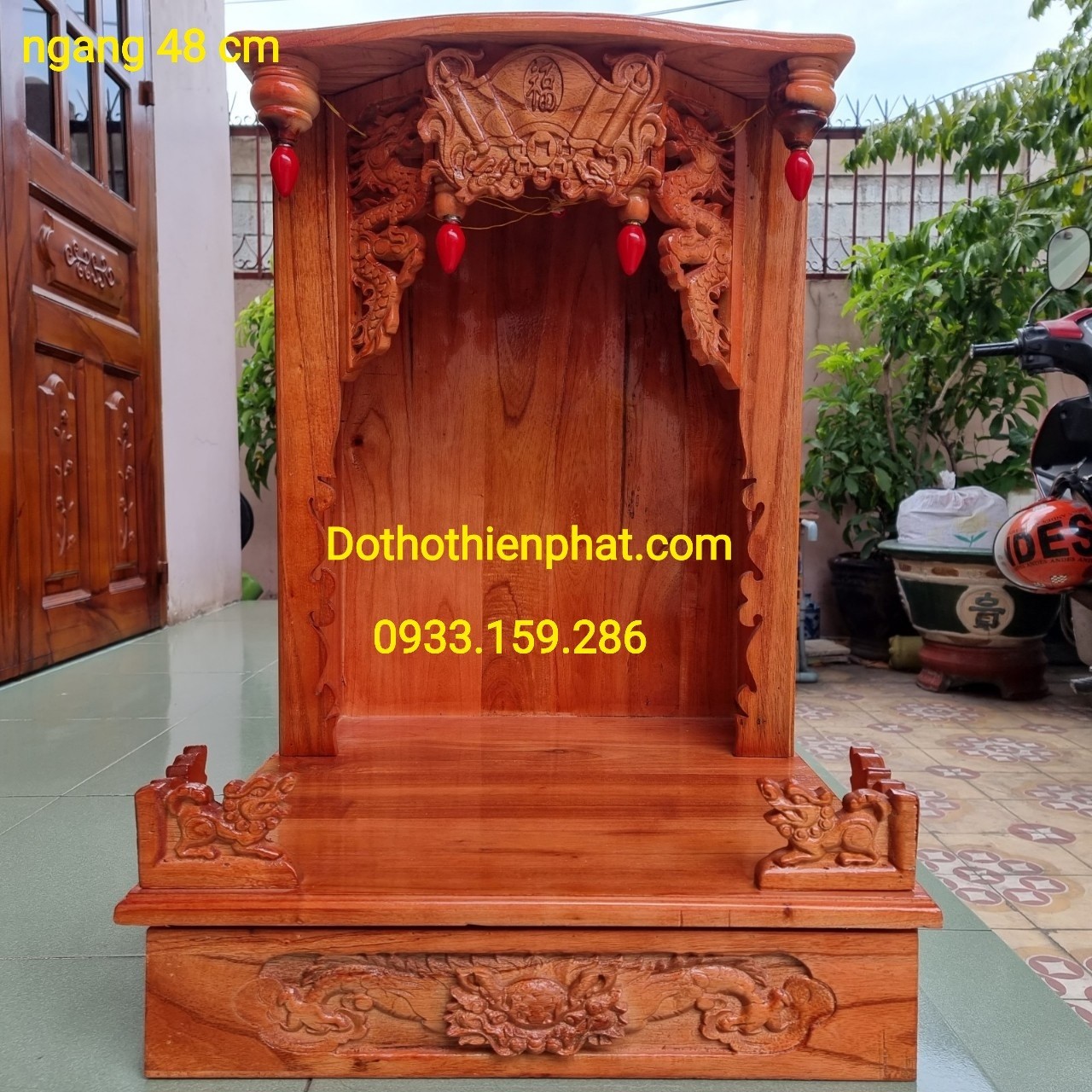 Bàn thờ ông địa gỗ xoan 48x68 màu đỏ nhiều kích thước rất đẹp