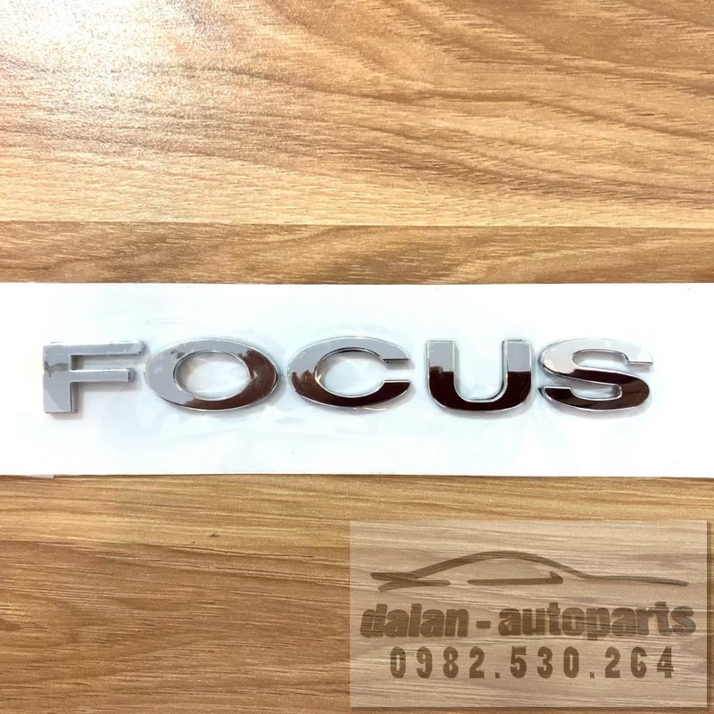 Lô gô , tem chữ nổi xe ford focus dán đuôi xe - 4m51-42528-aa