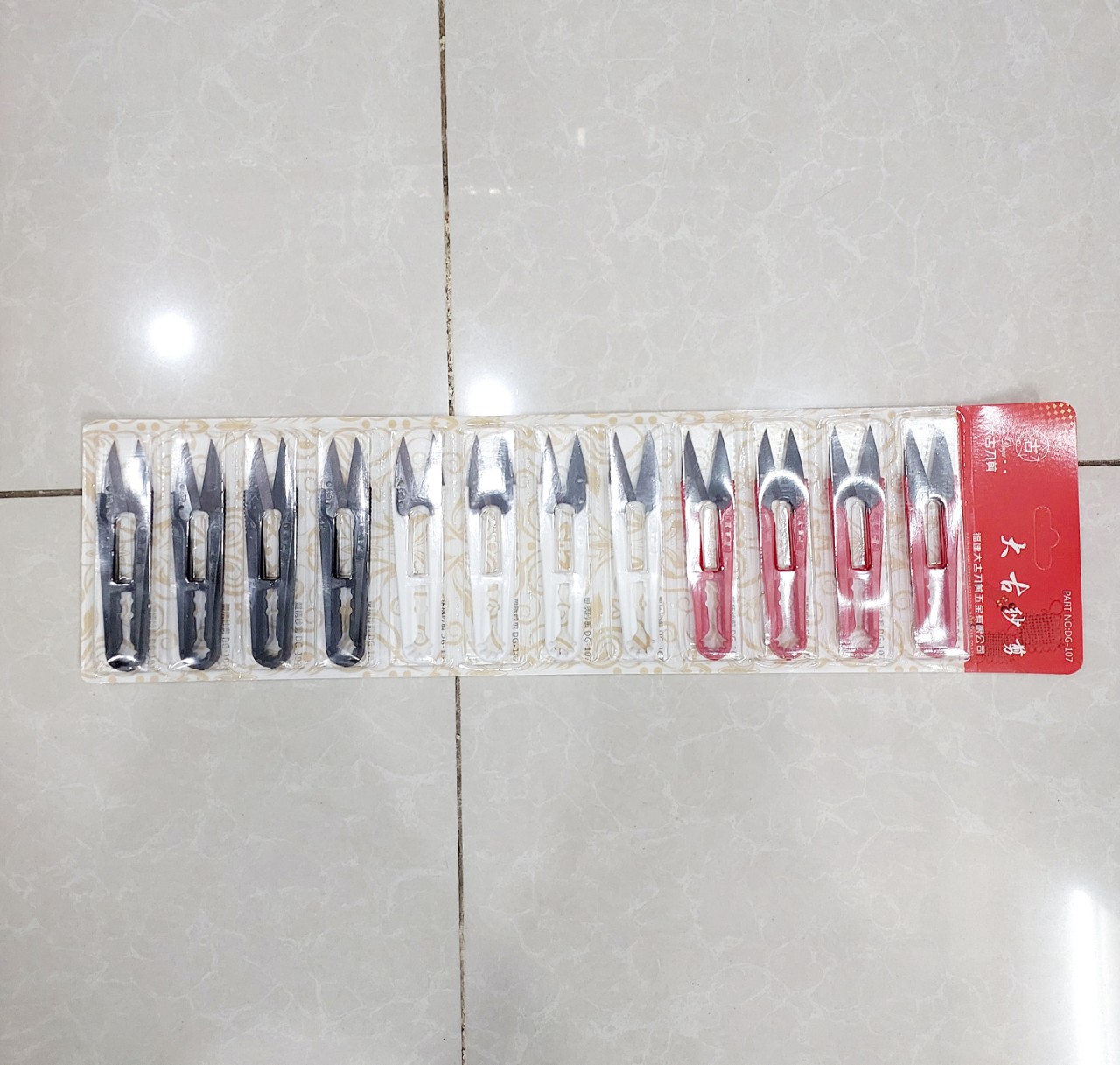 Kéo bấm chỉ loại tốt- kéo cắt chỉ , 3 màu vỉ 12 cây