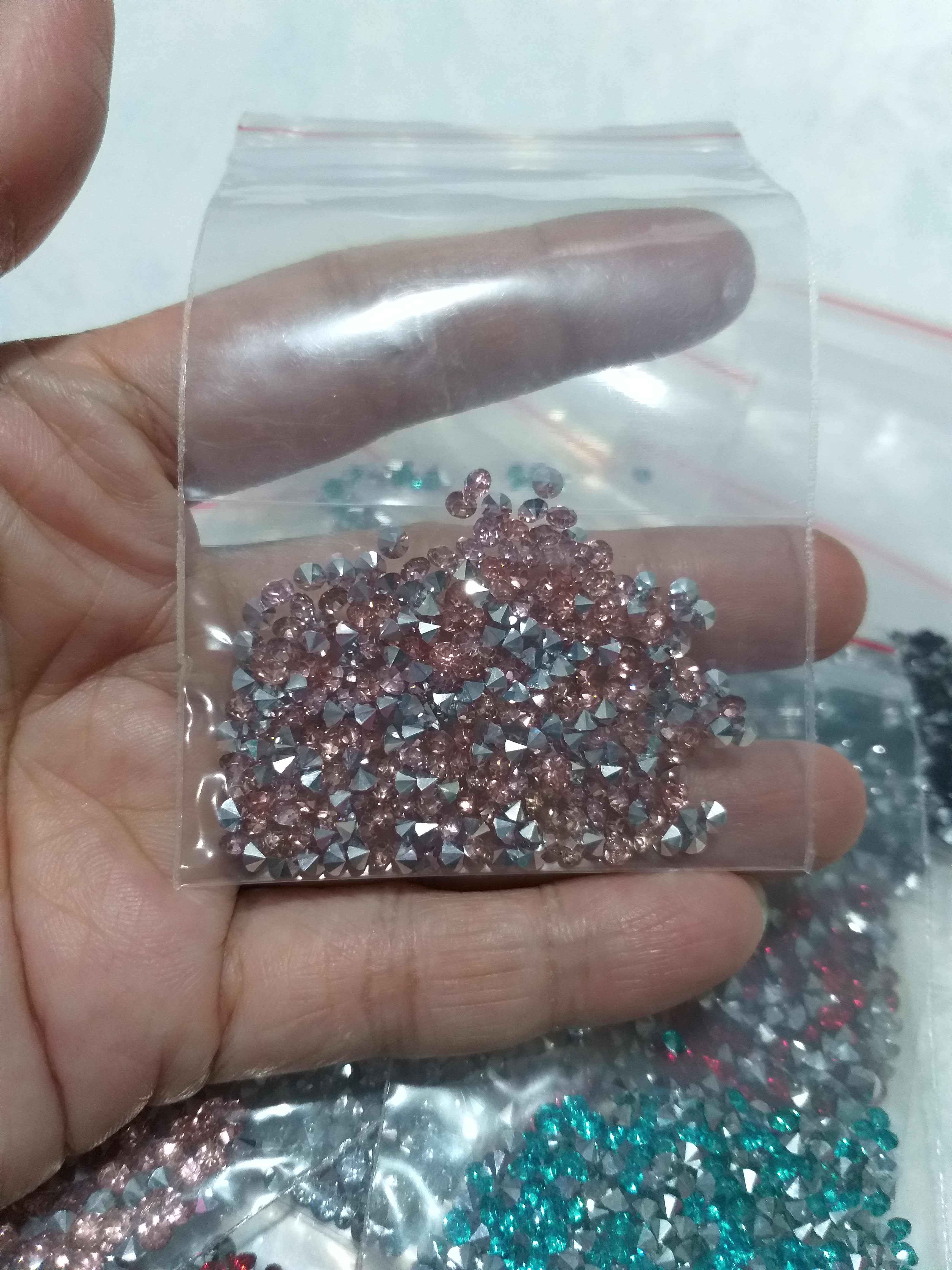 Đá chân ngọn trang trí móng 3mm