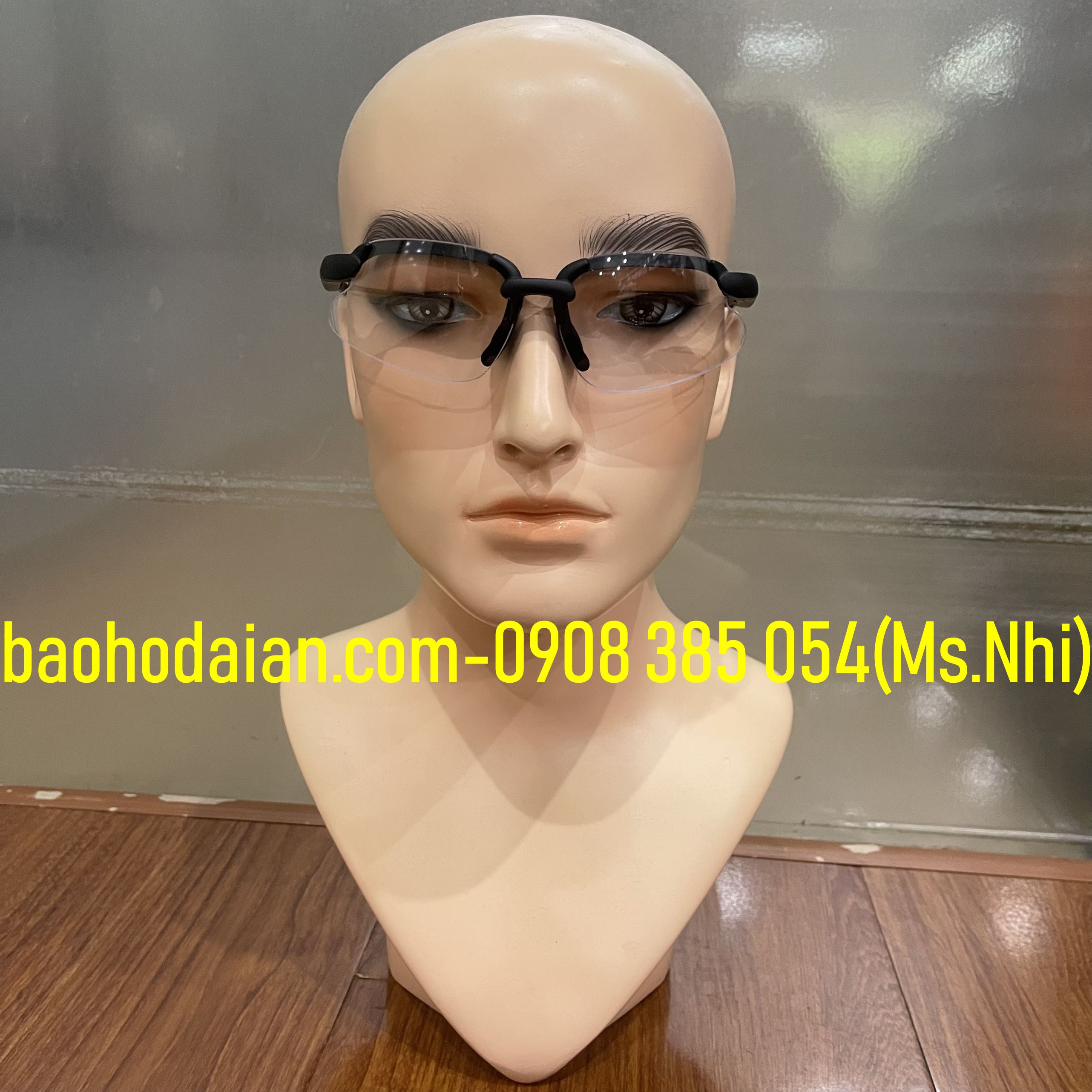 Kính bảo hộ lao động chống bụi và tia uv everest 901 trắng, 902 đen