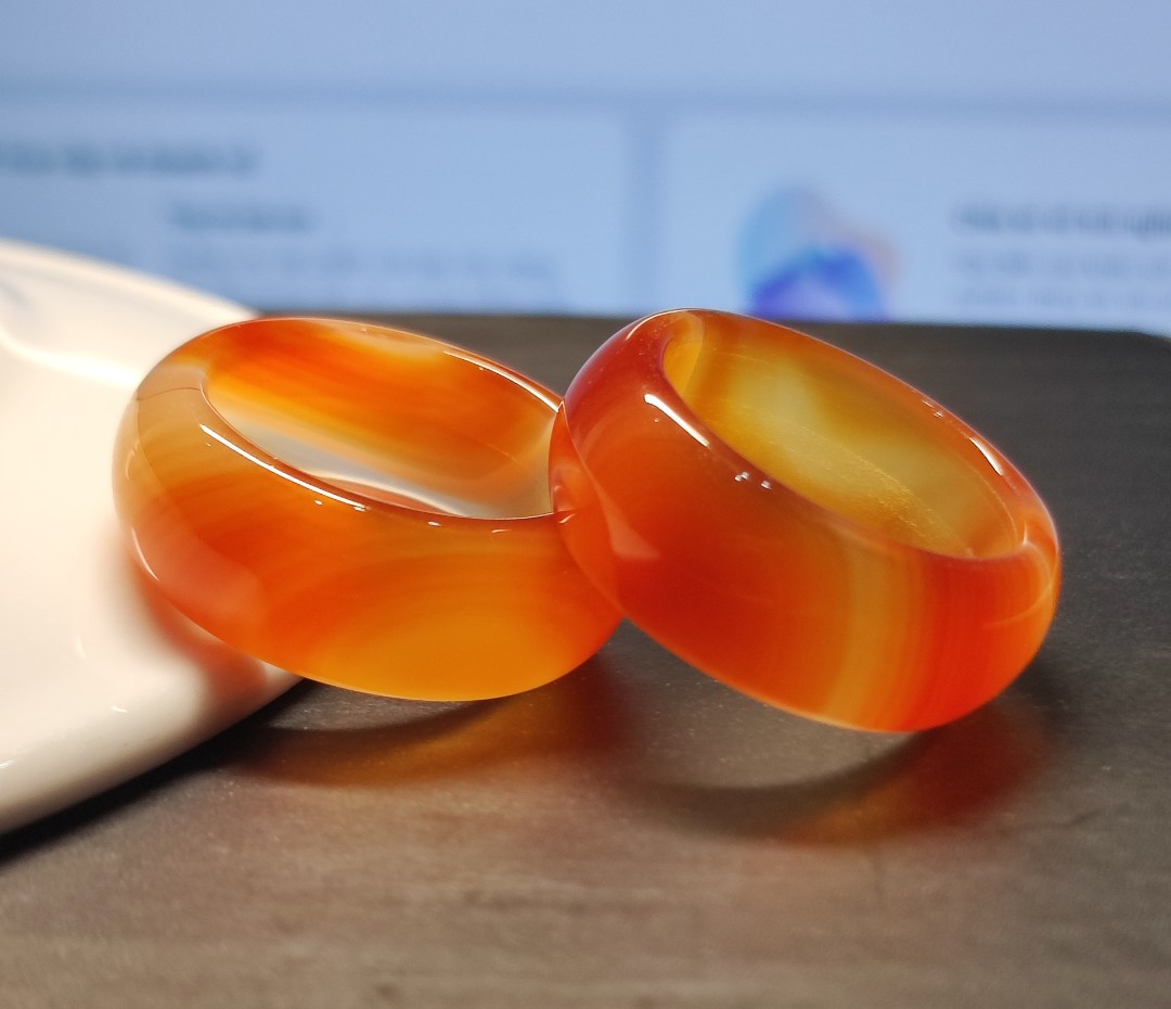 [HCM]Nhẫn mã não đỏ cỡ trung bản dày 7-8mm, size 19-20mm - xưởng buôn đá phong thủy Huỳnh Đào