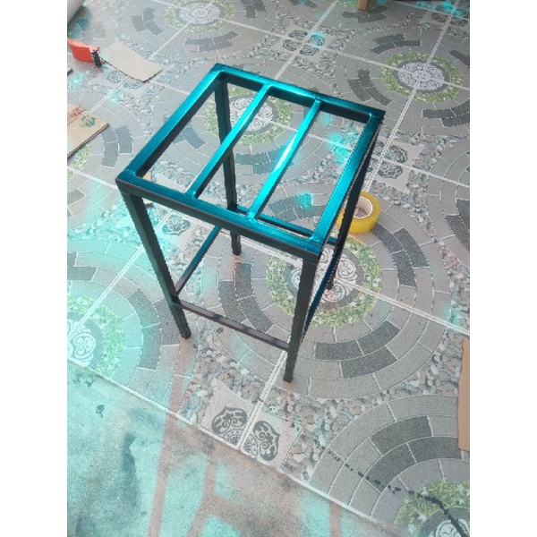 Kệ Đôn kê chậu cây vuông 18cmx18cm. Cao 62cm. hộp thép 2x2cm. giằng chân chắc chắn