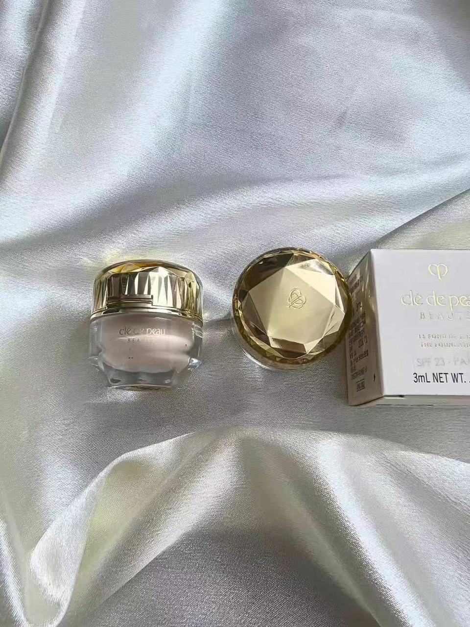 [Mini 3ml] Kem Nền Clé de Peau The Foundation Tông O10 (Trắng Tự Nhiên)
