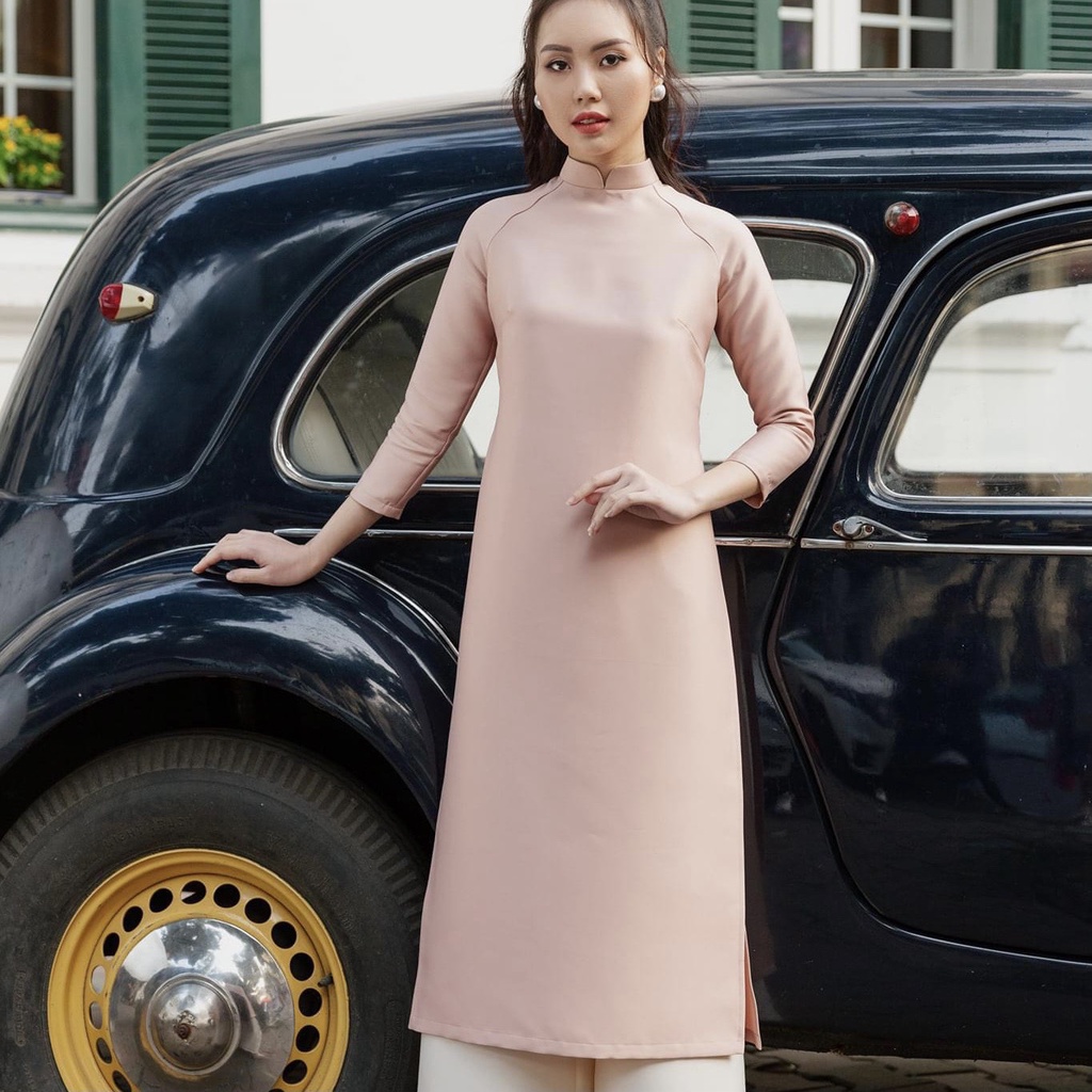 Áo dài cách tân hồng nude