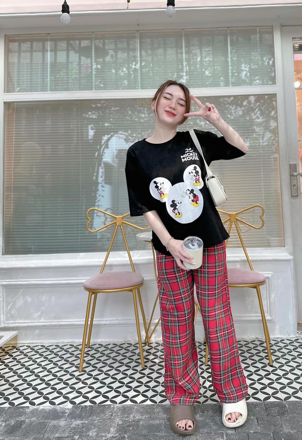 Set Mickey form rộng
