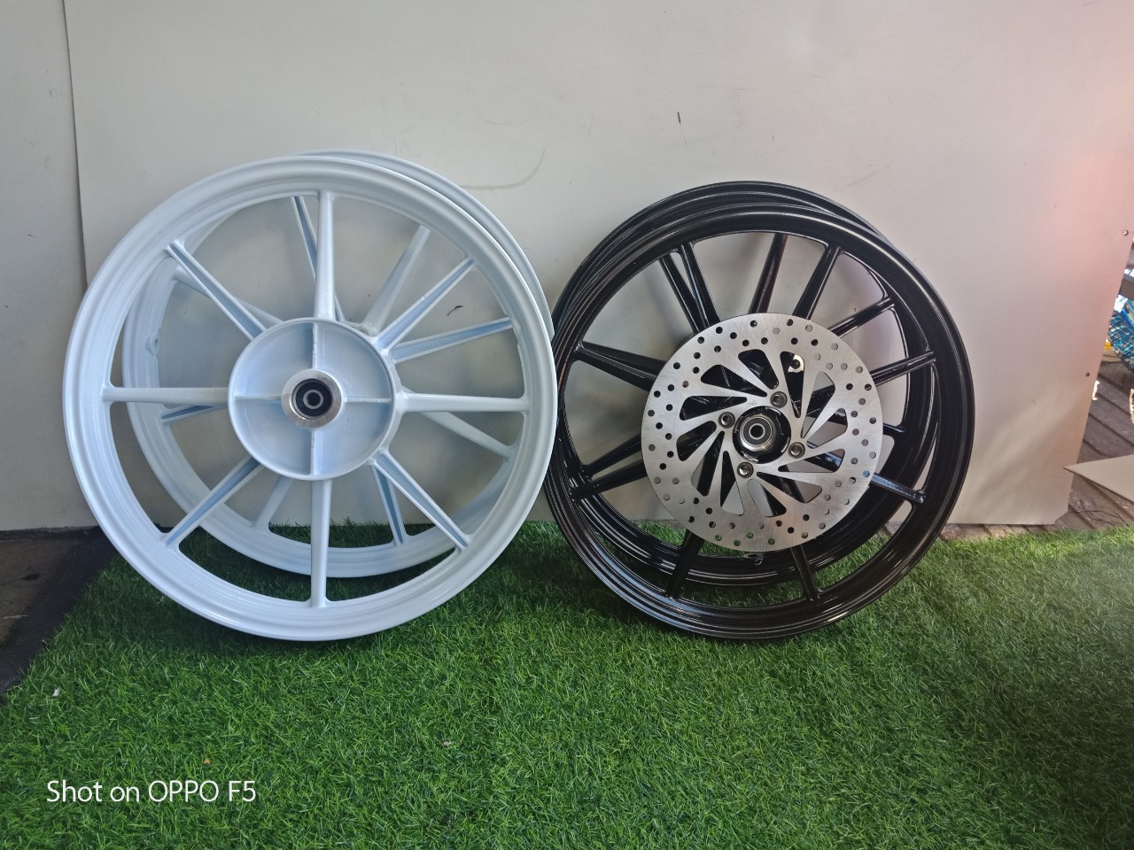 # BỘ BÁNH MÂM 8 CÂY X1R MÀU TRẮNG GẮN EX 150 BẢN NHỎ AE QUAN TÂM SẢN PHẨM VUI LÒNG LIÊN HỆ QUA SỐ ĐT IN TRÊN SẢN PHẨM ĐỂ ĐƯỢC SHOP TƯ VẤN THÊM VỀ SẢN PHẨM