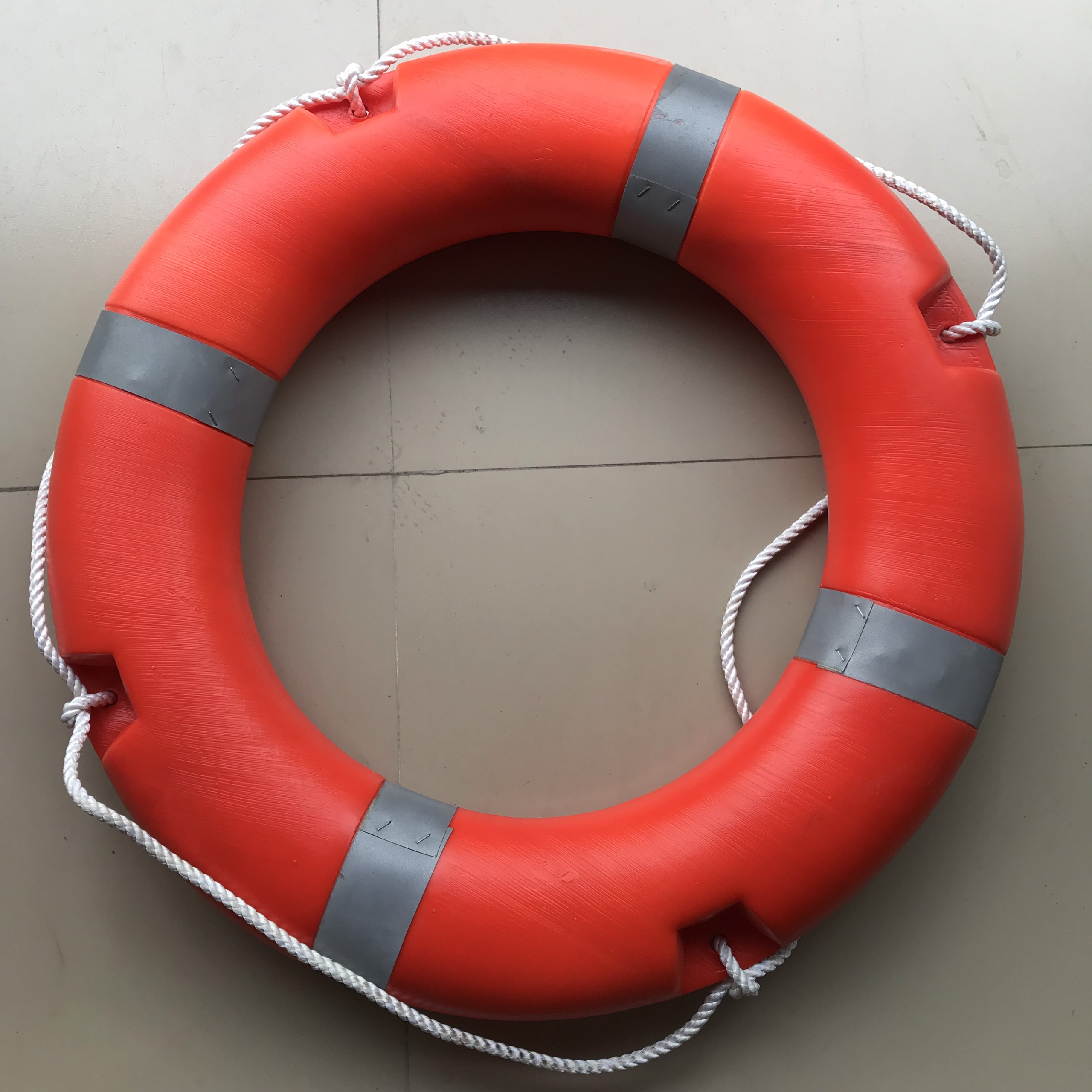 Phao nhựa cứu hộ bể bơi - Phao cứu sinh