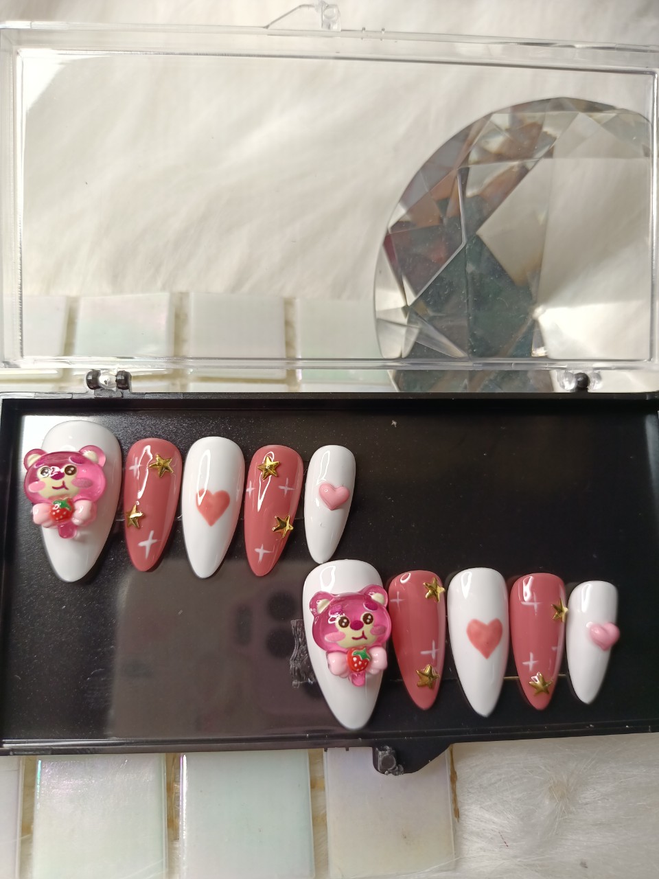 Nailbox thiết kế gấu dâu dể thương