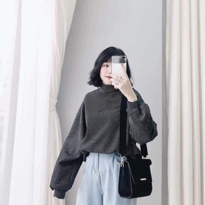 Áo nỉ kẻ cổ lọ tay bom