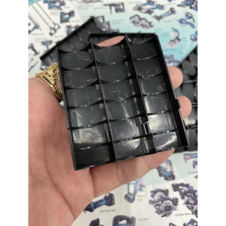 Khay 3s - 2p ngăn cell, giữ và cố định 6 cell pin 18650.