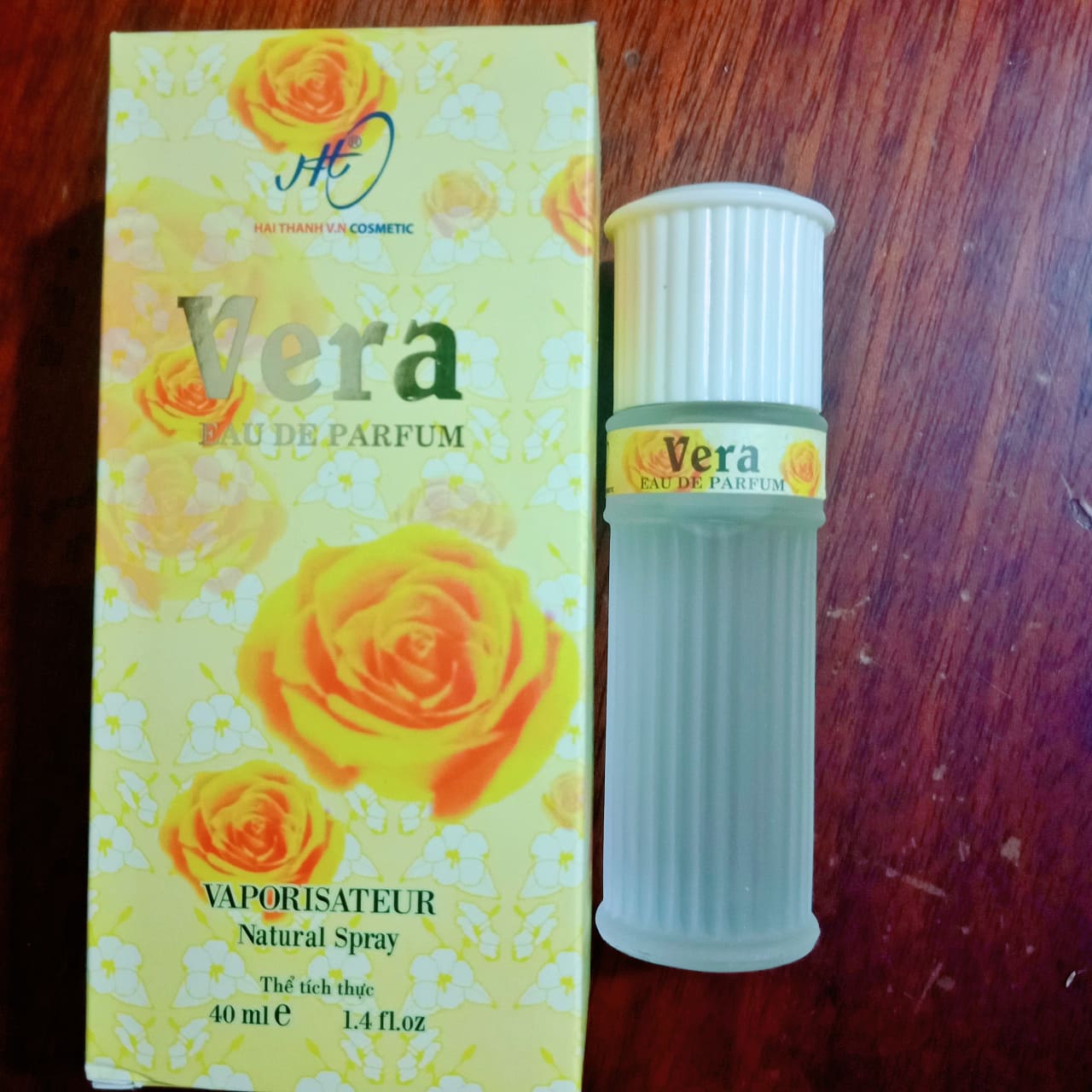 [HCM]Nước Hoa Vera Hương Hoa Hồng Lưu Hương Lâu Ngọt Thanh Dịu