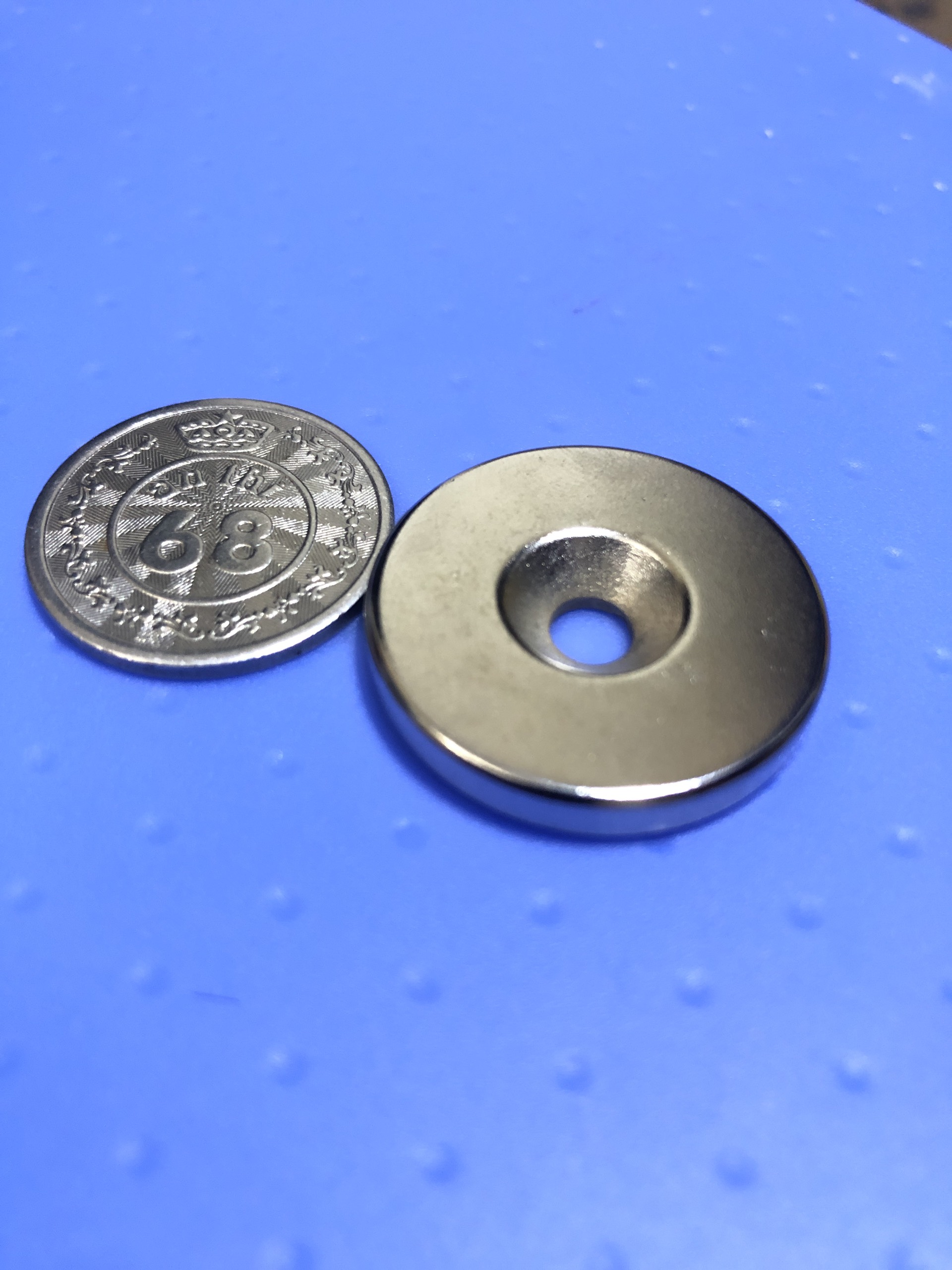 Nam châm 30x5mm lỗ m5 / nam châm đất hiếm 30x5mm lỗ m5 / nam châm vĩnh cửu 30x5mm lỗ m5 / 0966.320.936 / 096620936