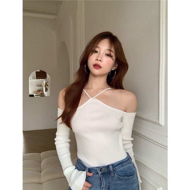 Áo croptop tay dài chéo cổ a513499