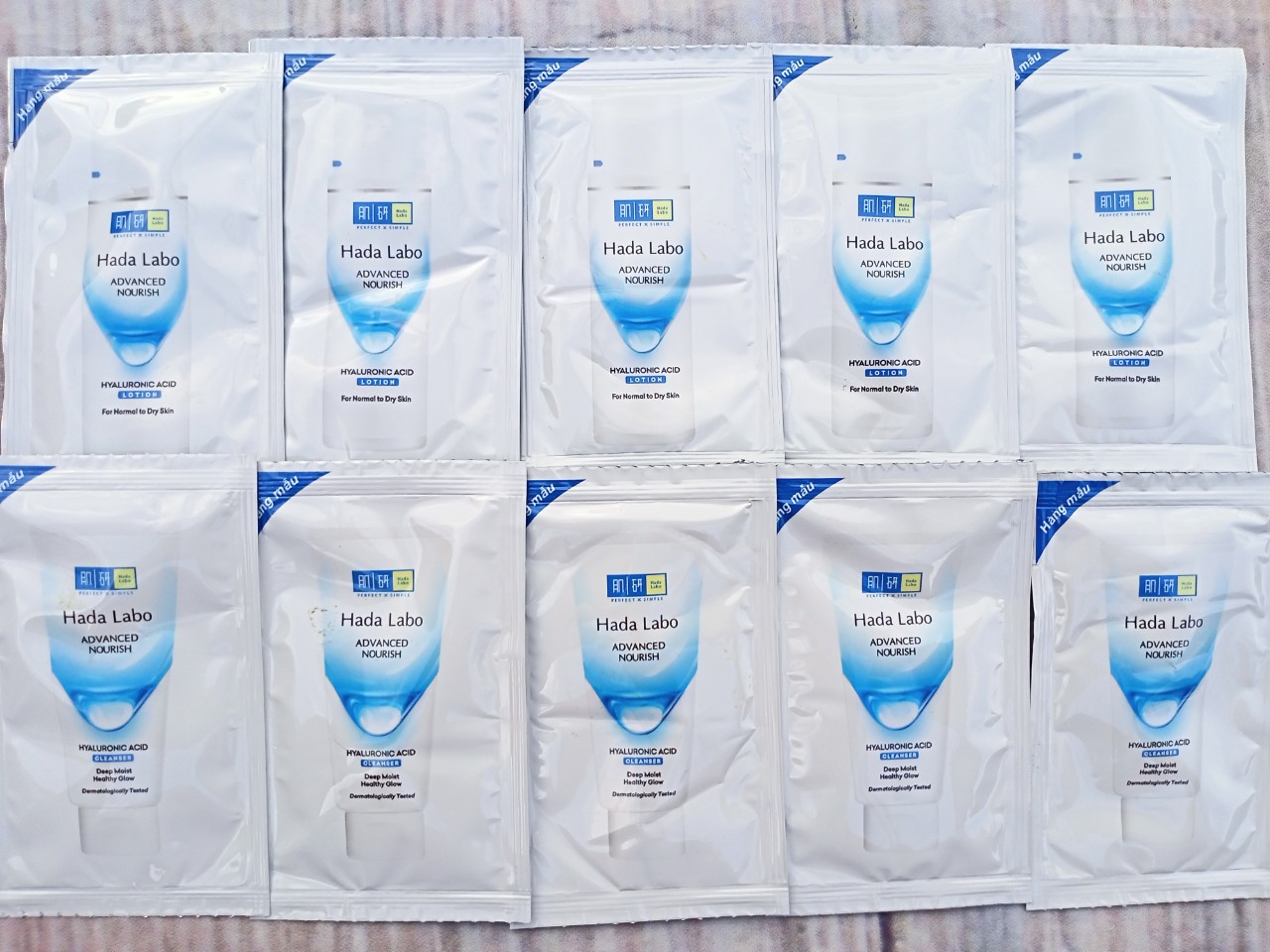 20 gói Kem rửa mặt dưỡng ẩm Hada labo