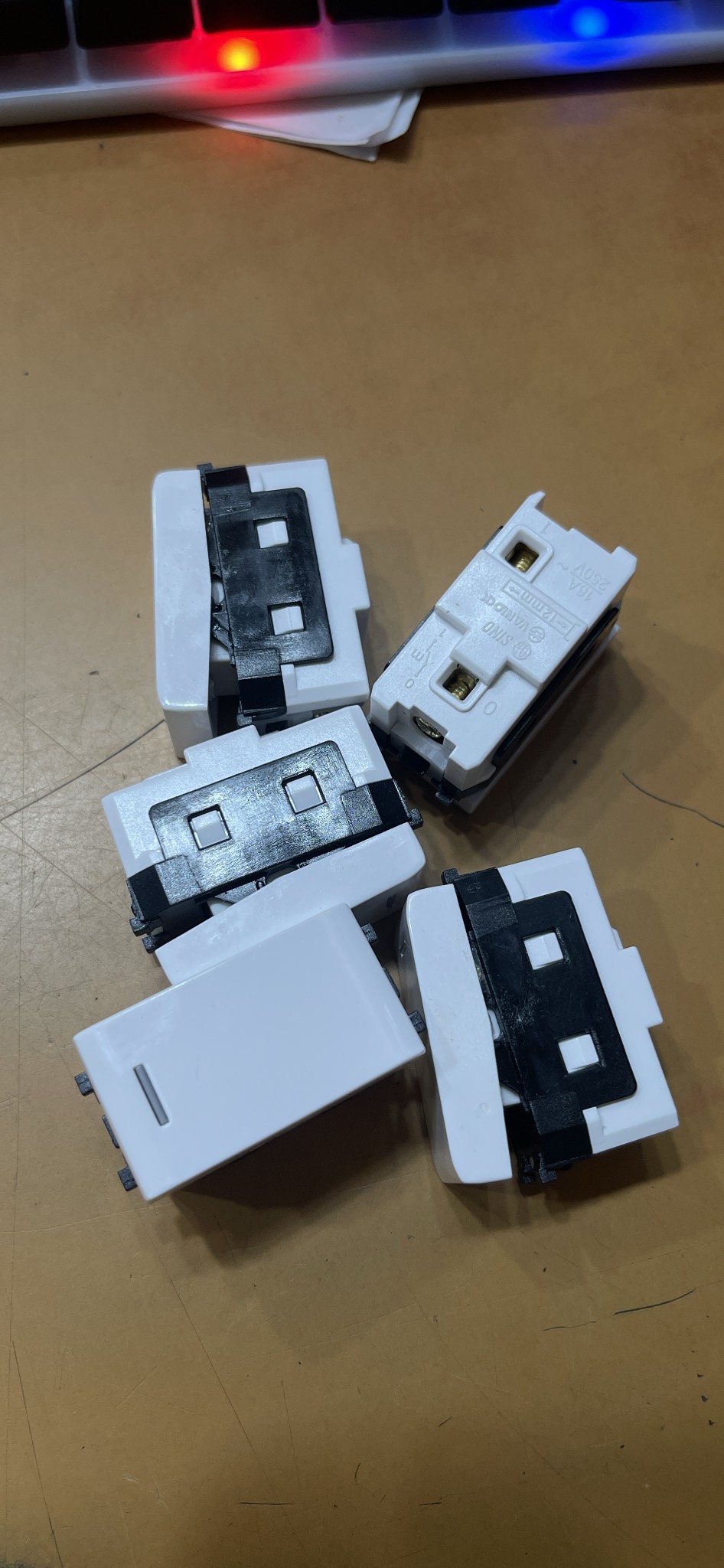 Công tắc s-concep sino