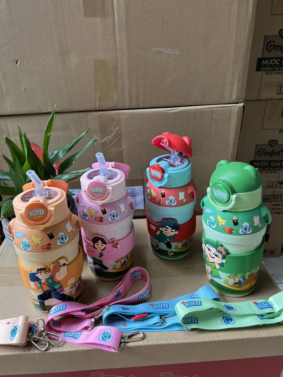 Bình uống nước vô cực nhựa lúa mạch - Quà tặng Kun