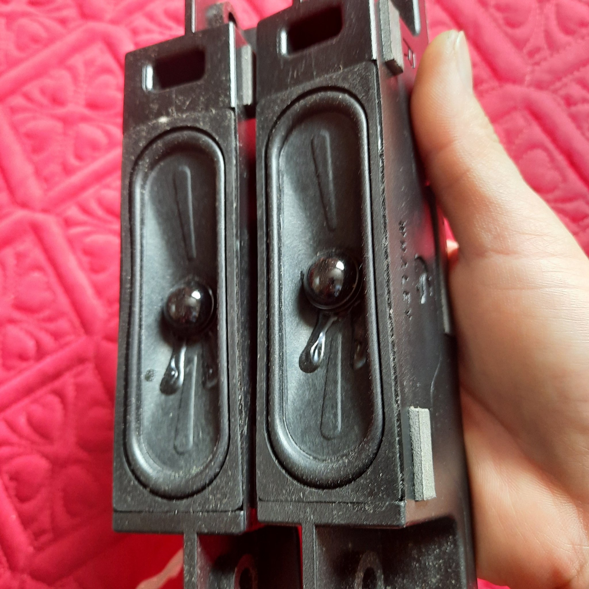 1 đôi loa hộp tivi 8ohm/8w bass cực căng(hàng mới 100%)