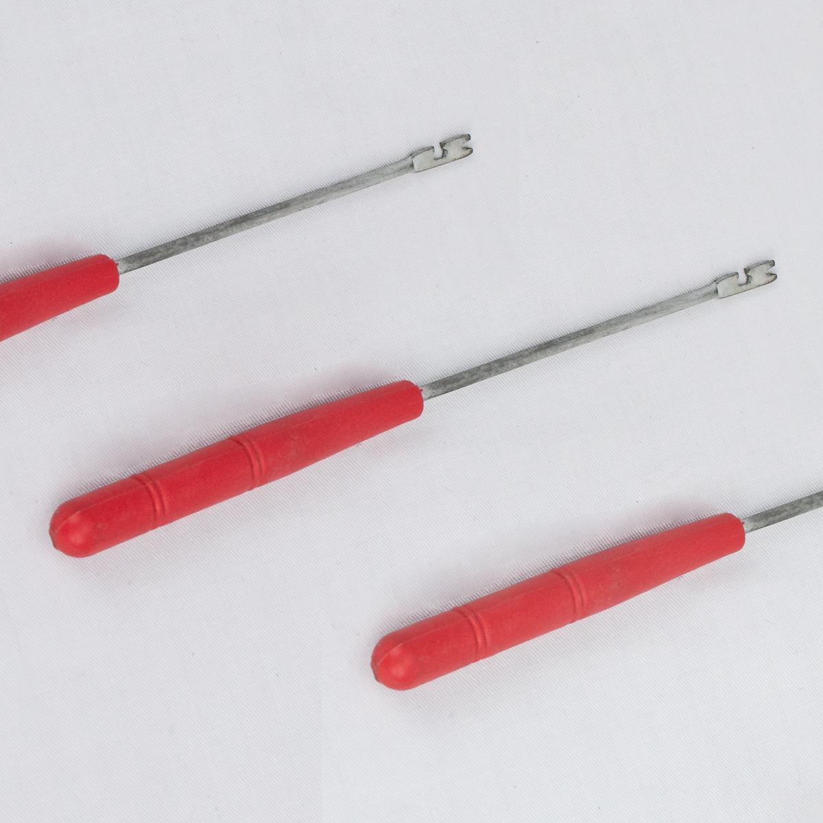 Cây gỡ lưỡi câu cá p-230 đỏ