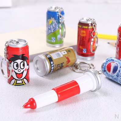 Móc khóa bút bi viết tạo hình lon nước độc đáo - bút bi nước văn phòng mực đen