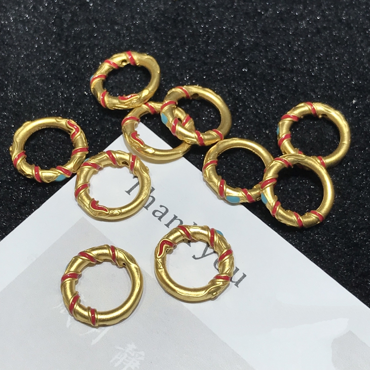 Charm Vòng tròn vũ trụ vàng 24k