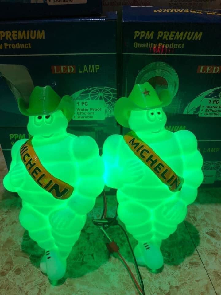 01 Búp bê trang trí xe tải Me.chilin - Size 20cm - Tặng Nón, Đèn, Bass 2021