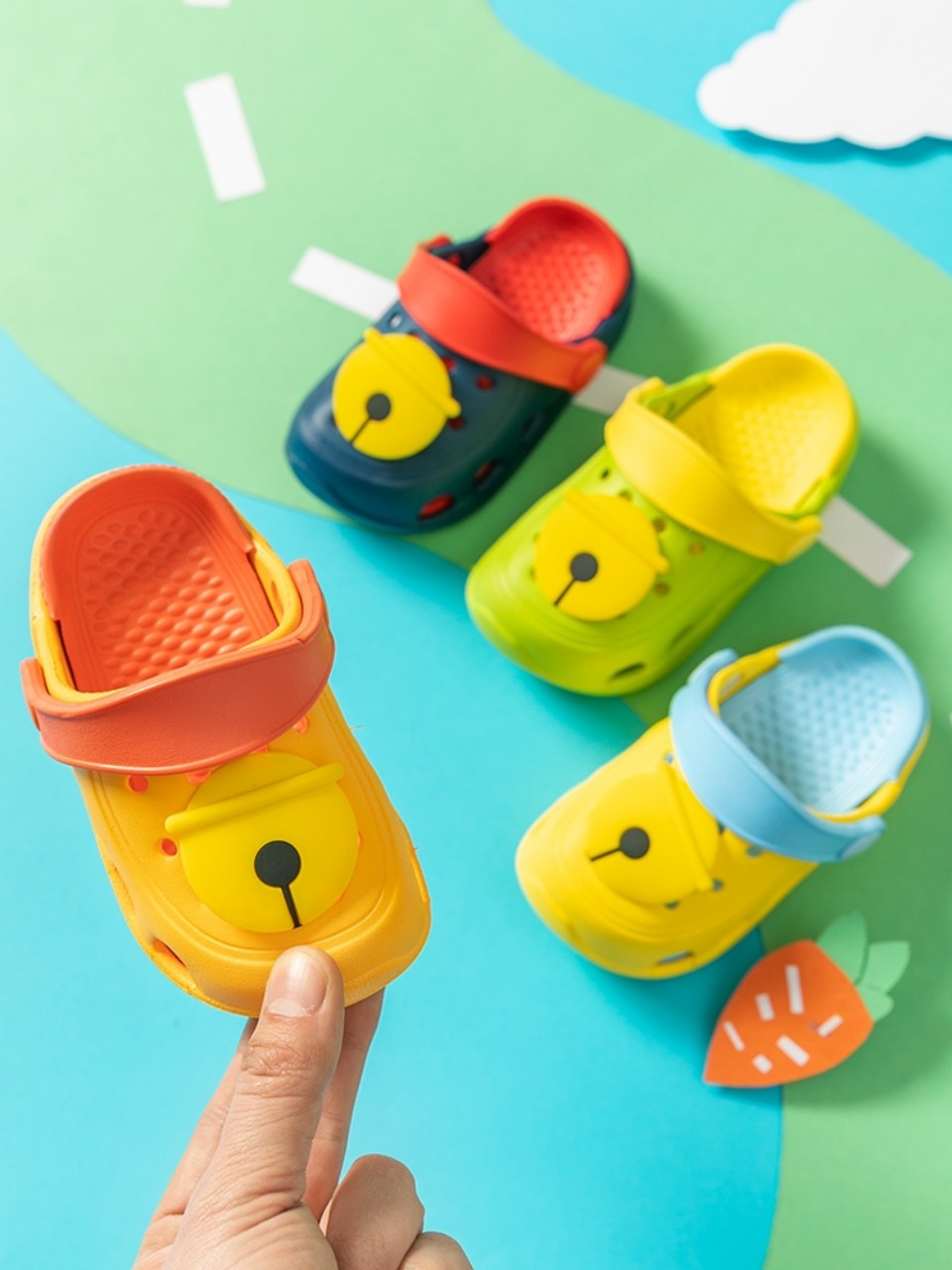 dép sục chuông doremon