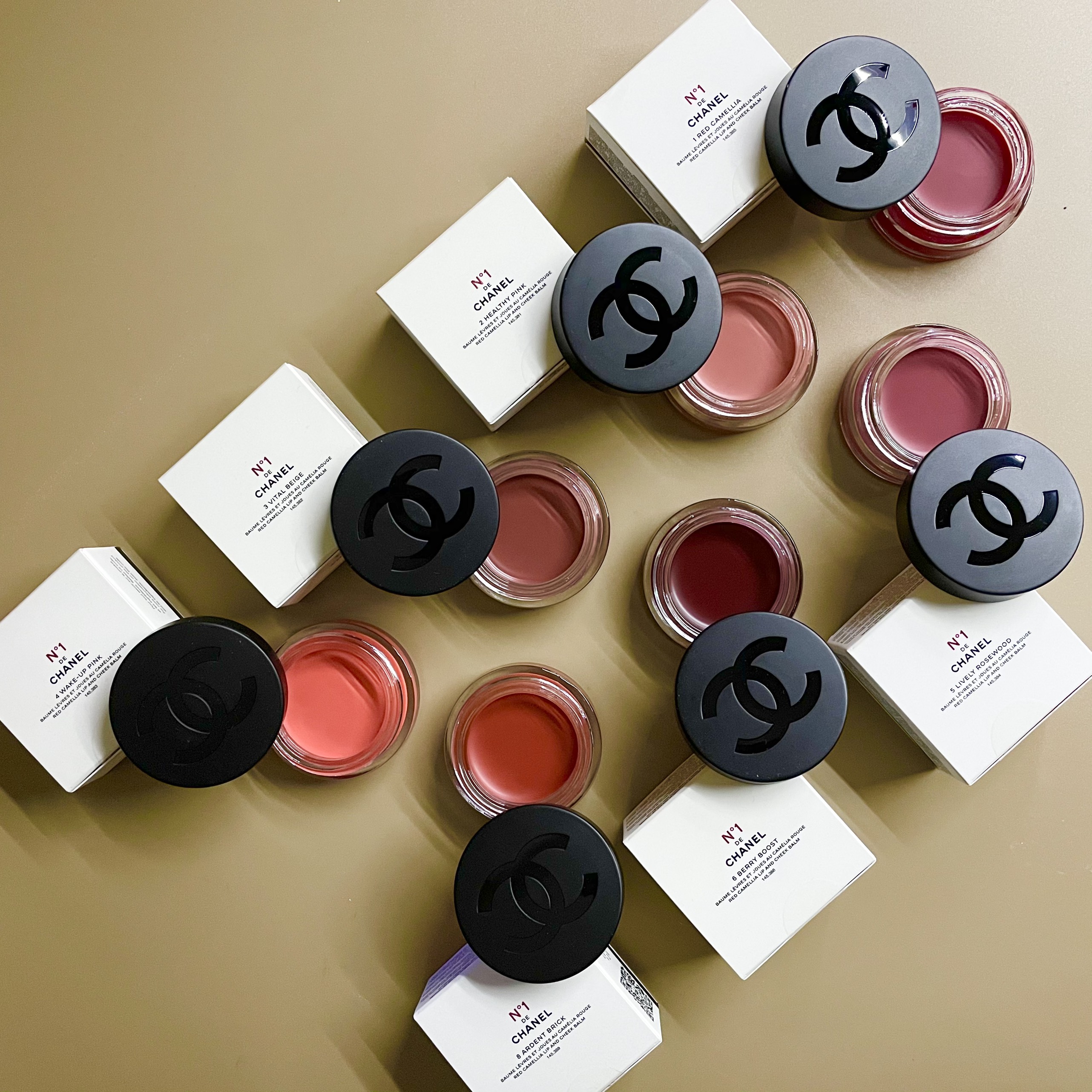 Son dưỡng kiêm má hồng Chanel Red Camellia Lip And Cheek Balm 6.5g