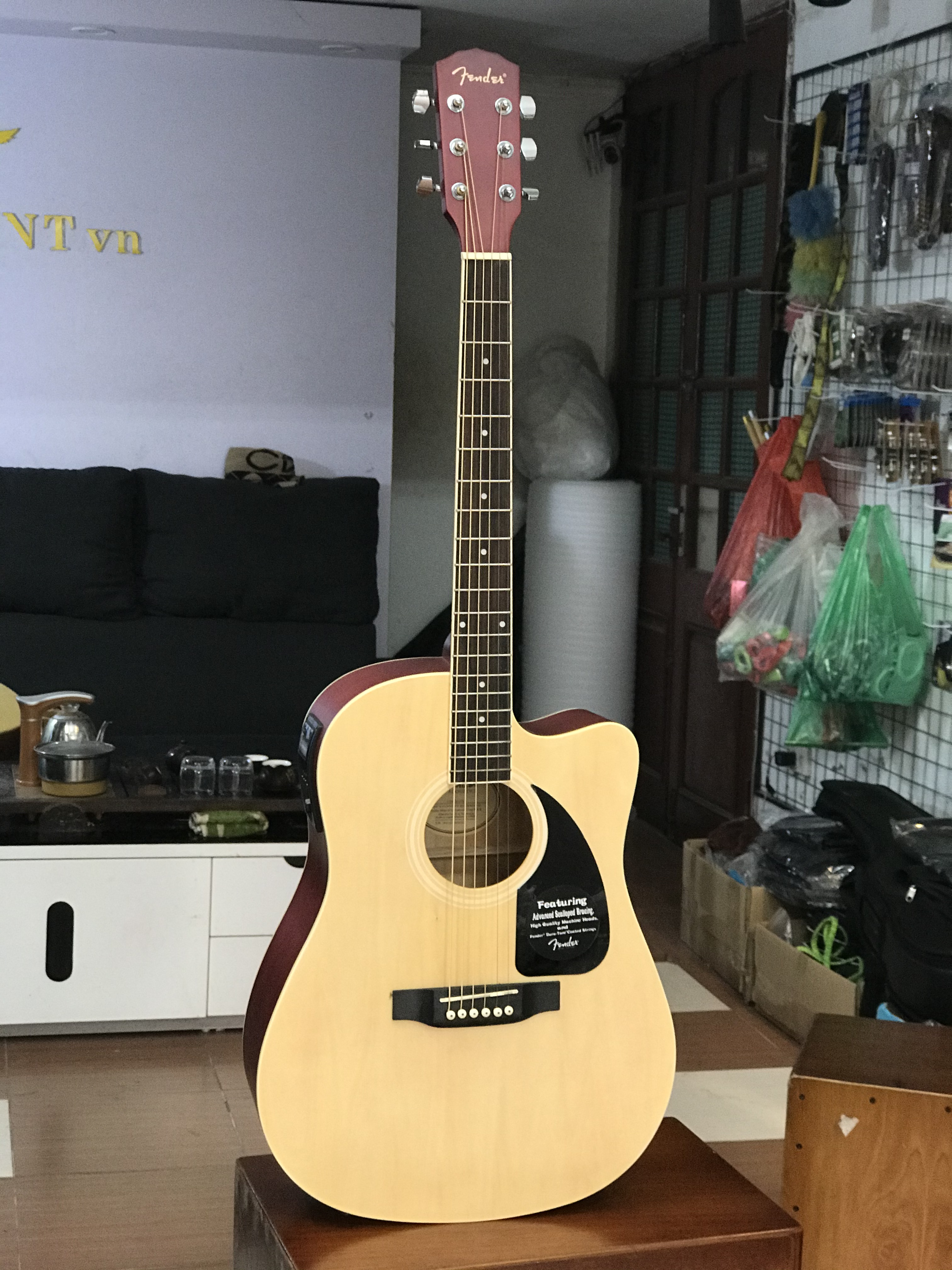 Guitar acoutis fender bản EQ tặng full phụ kiện cho khách hàng