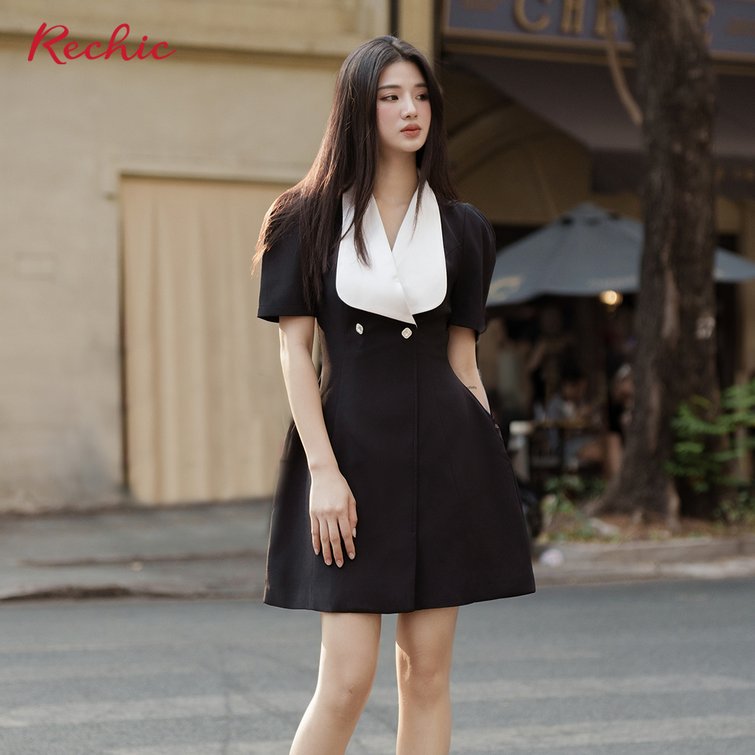 RECHIC Đầm cổ V Shiba tay bồng thắt eo phối nút sang trọng