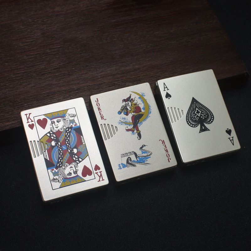 [HCM]Bật lửaQuẹt Gas Khò Hình Lá Bài Tích Hợp Đèn Soi Tiền Giả (Át BíchGià Cơ)